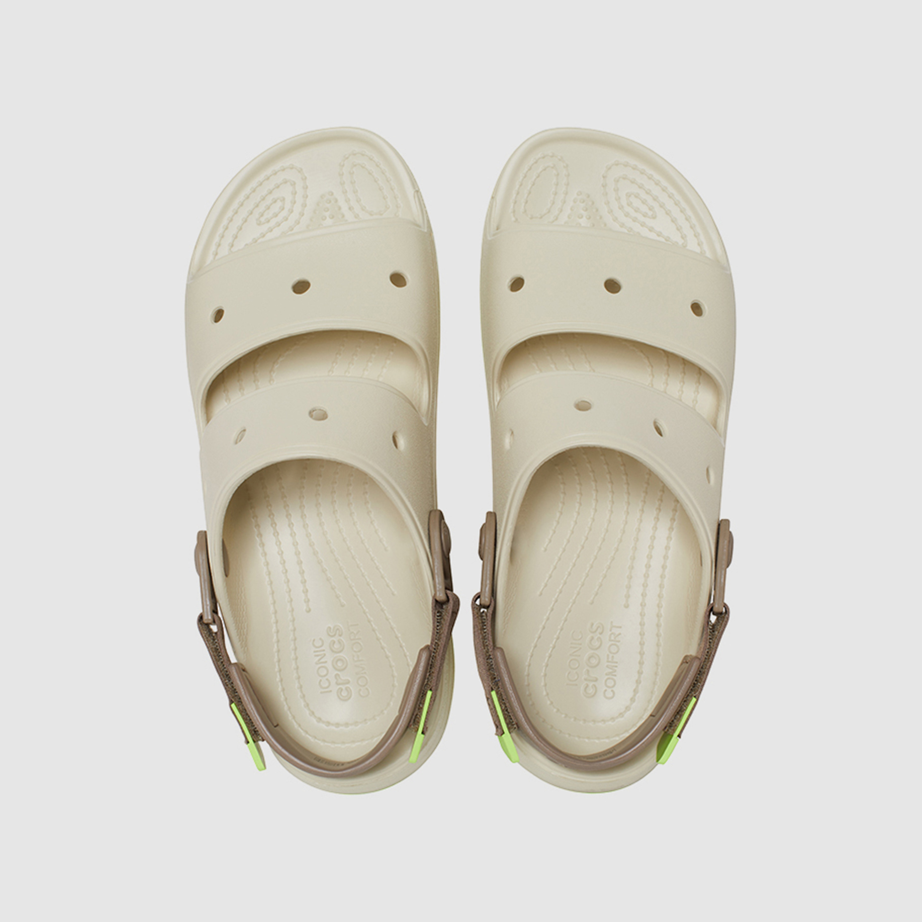 صندل كروكس للجنسين بتفاصيل مقصوصة لجميع التضاريس مع إغلاق فيلكرو-women-shoes-sandals-flats-image-23