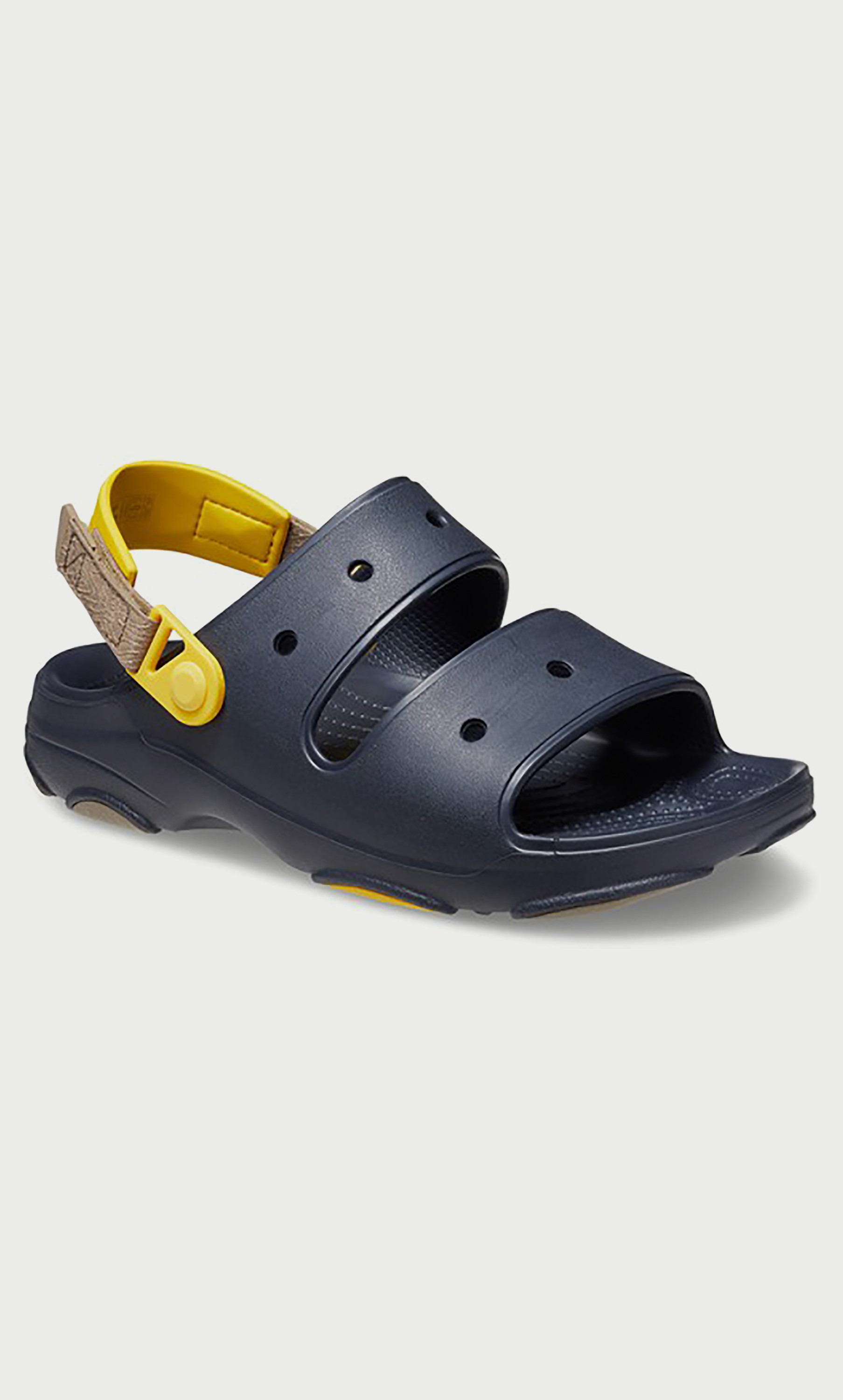 صندل كروكس للجنسين بتفاصيل مقصوصة لجميع التضاريس مع إغلاق فيلكرو-women-shoes-sandals-flats-image-14