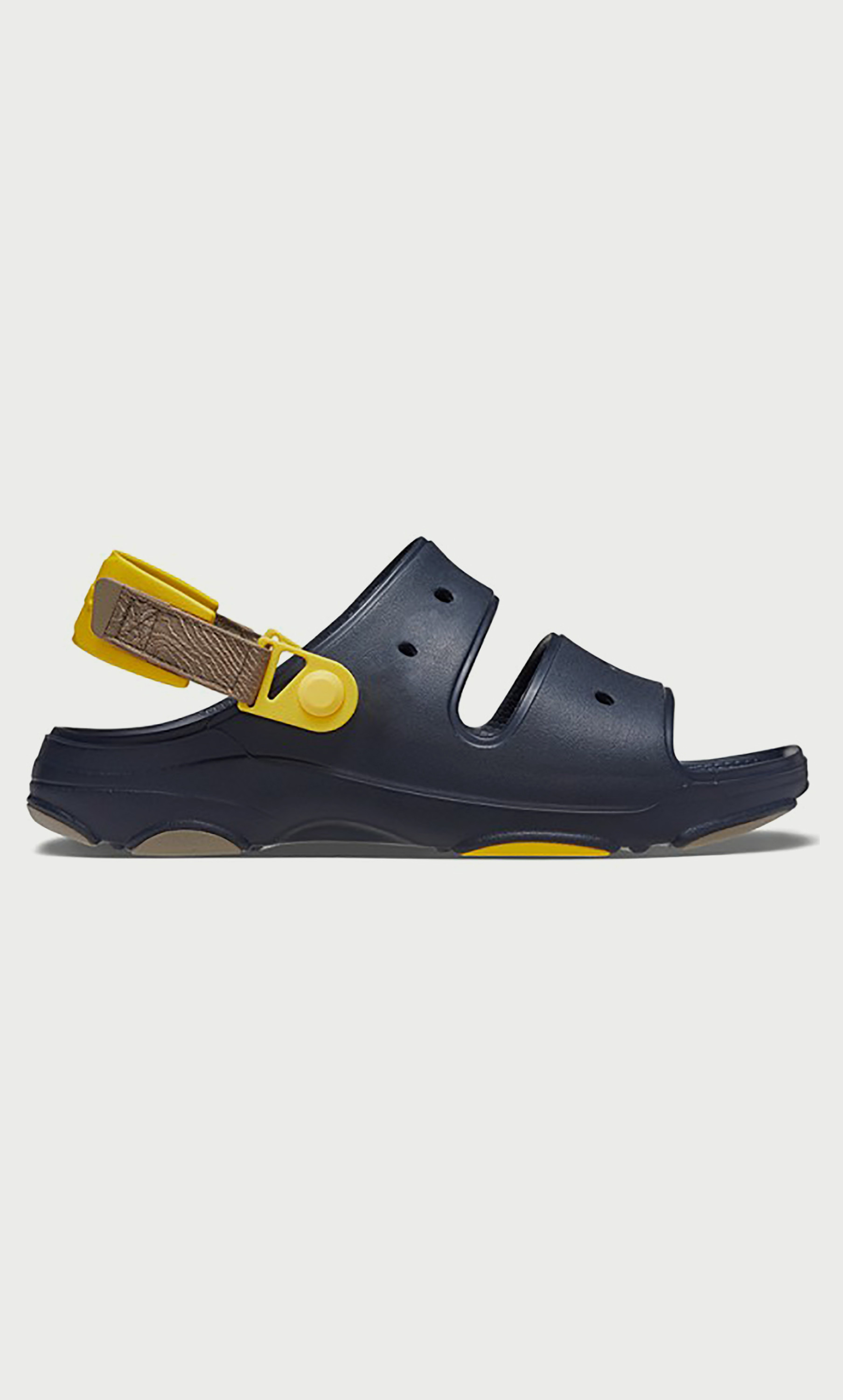 صندل كروكس للجنسين بتفاصيل مقصوصة لجميع التضاريس مع إغلاق فيلكرو-women-shoes-sandals-flats-image-15