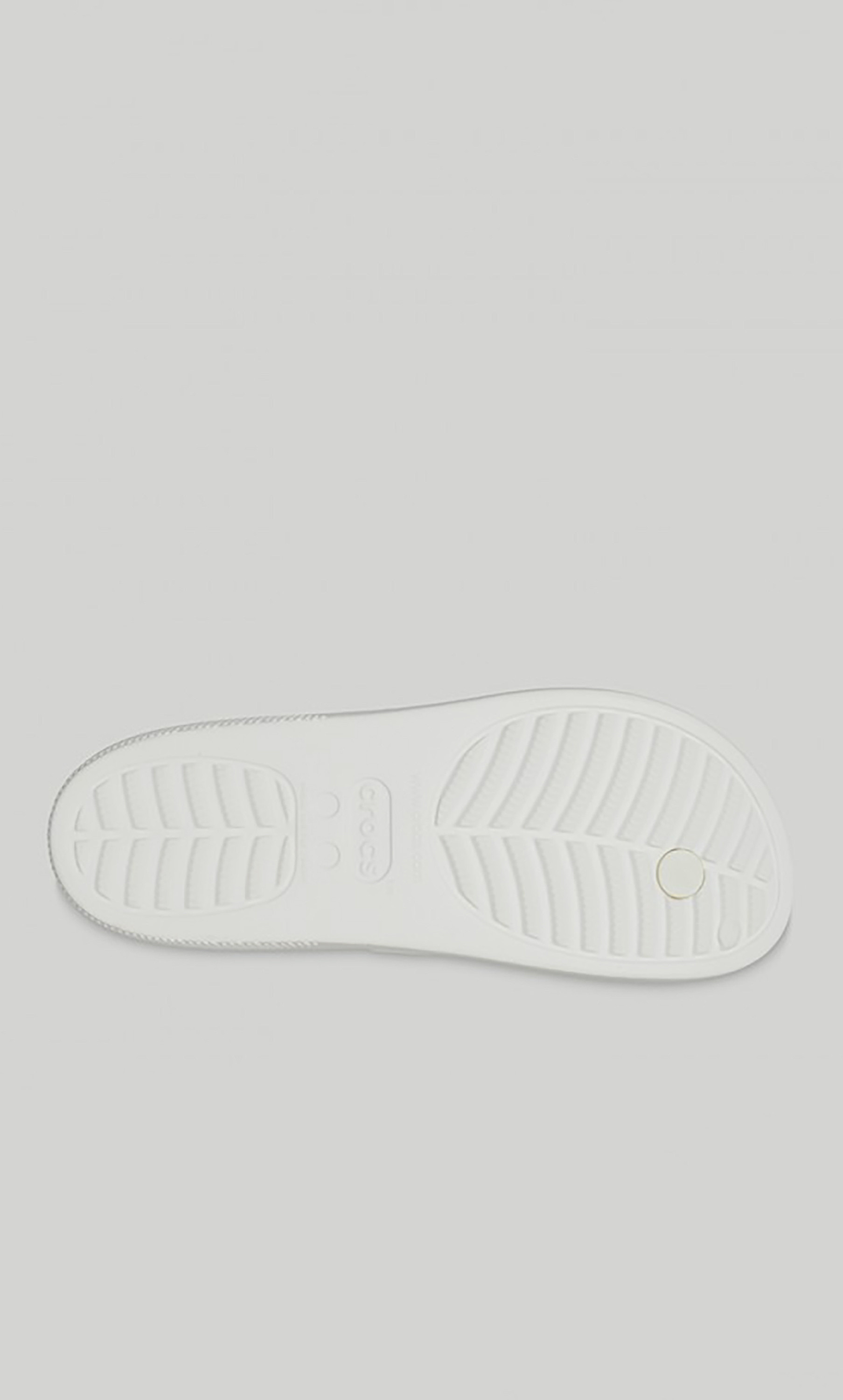  شبشب فليب فلوب كلاسك بلاتفورم للنساء من كروكس 207714-100-women-shoes-sandals-flats-image-5