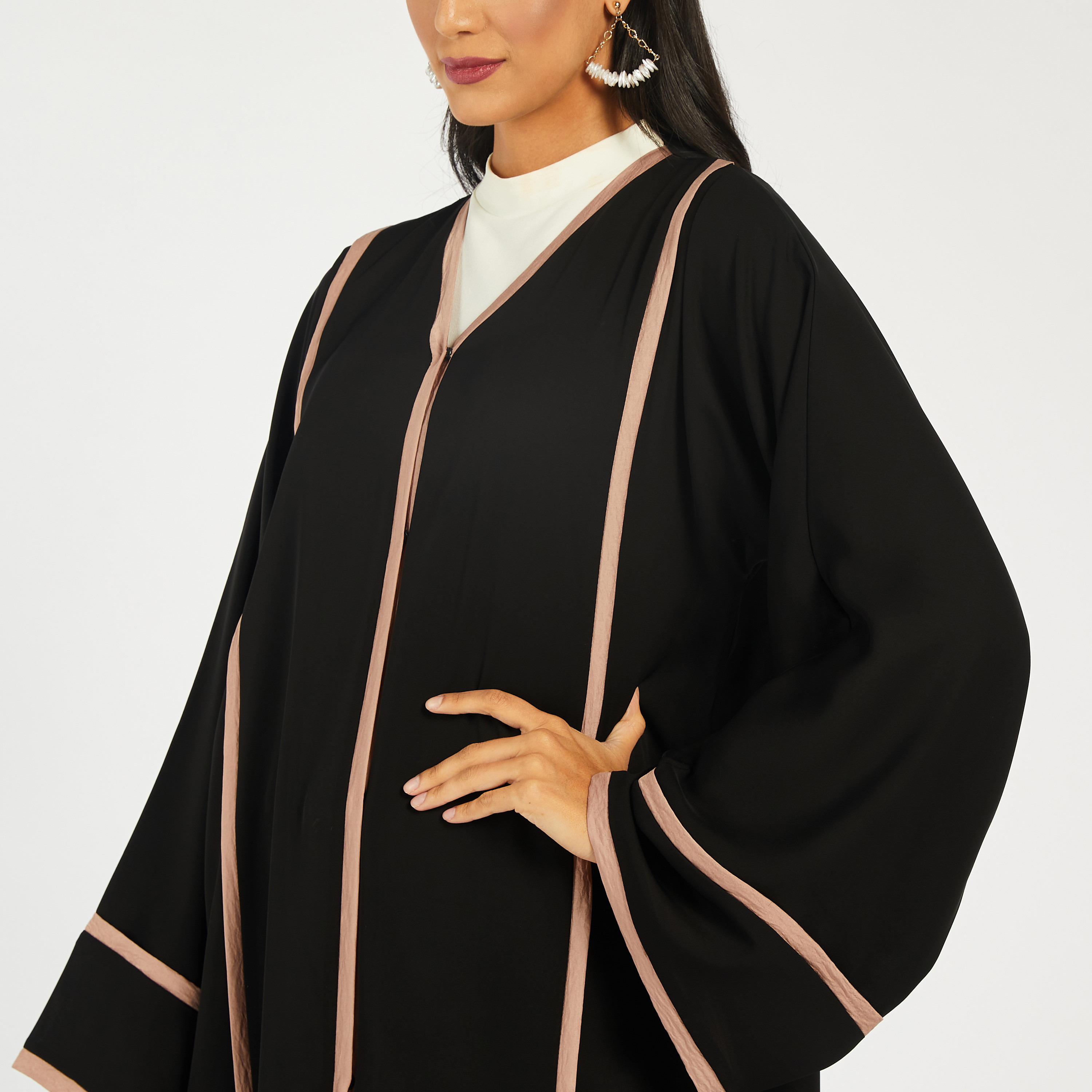 عباية بياقة v وحجاب من كابدا-women-arabicclothing-abayas-image-4