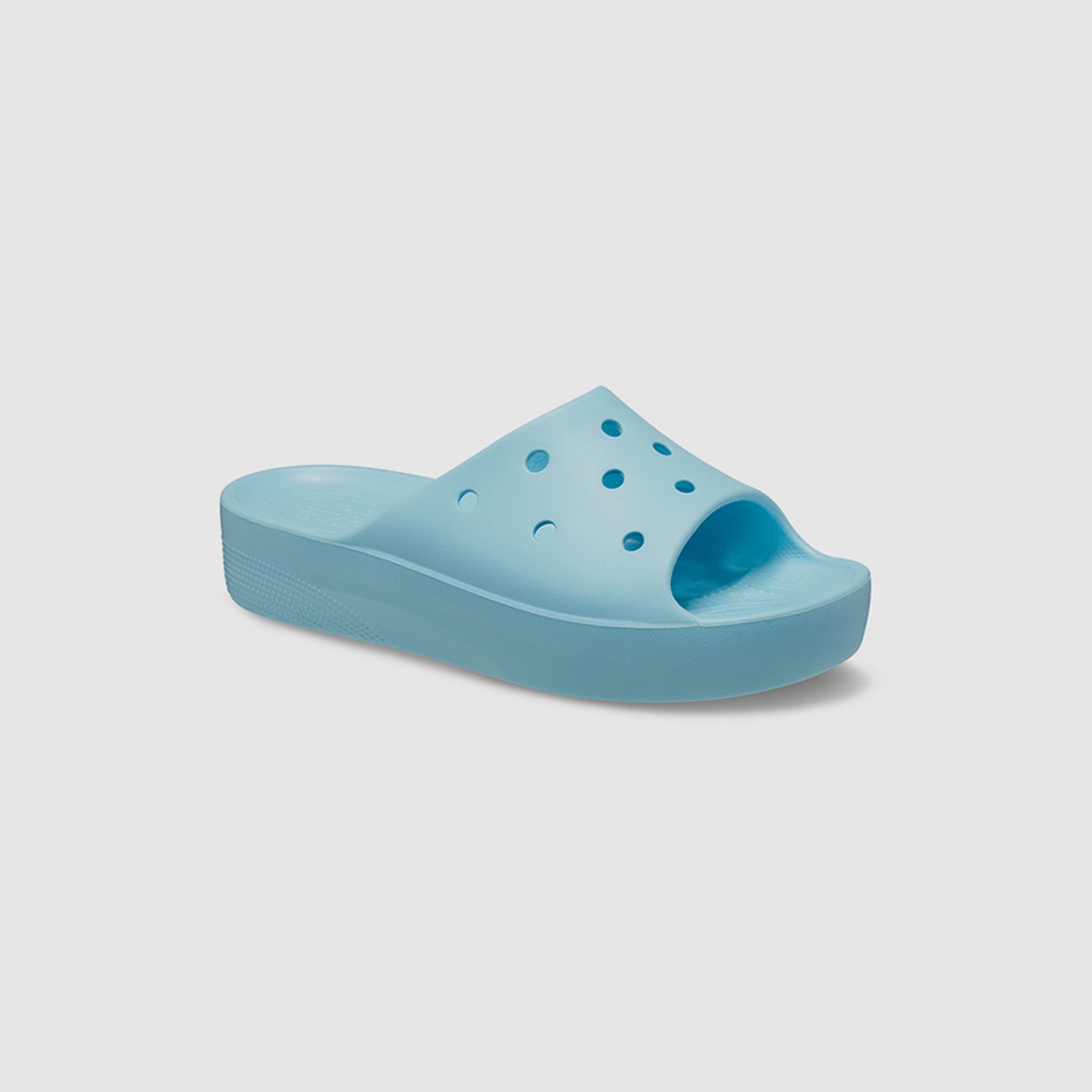  سلايدس كروكس كلاسيكي نسائي ذو بلاتفورم مع مزين بفتحات-women-shoes-sandals-flats-image-8