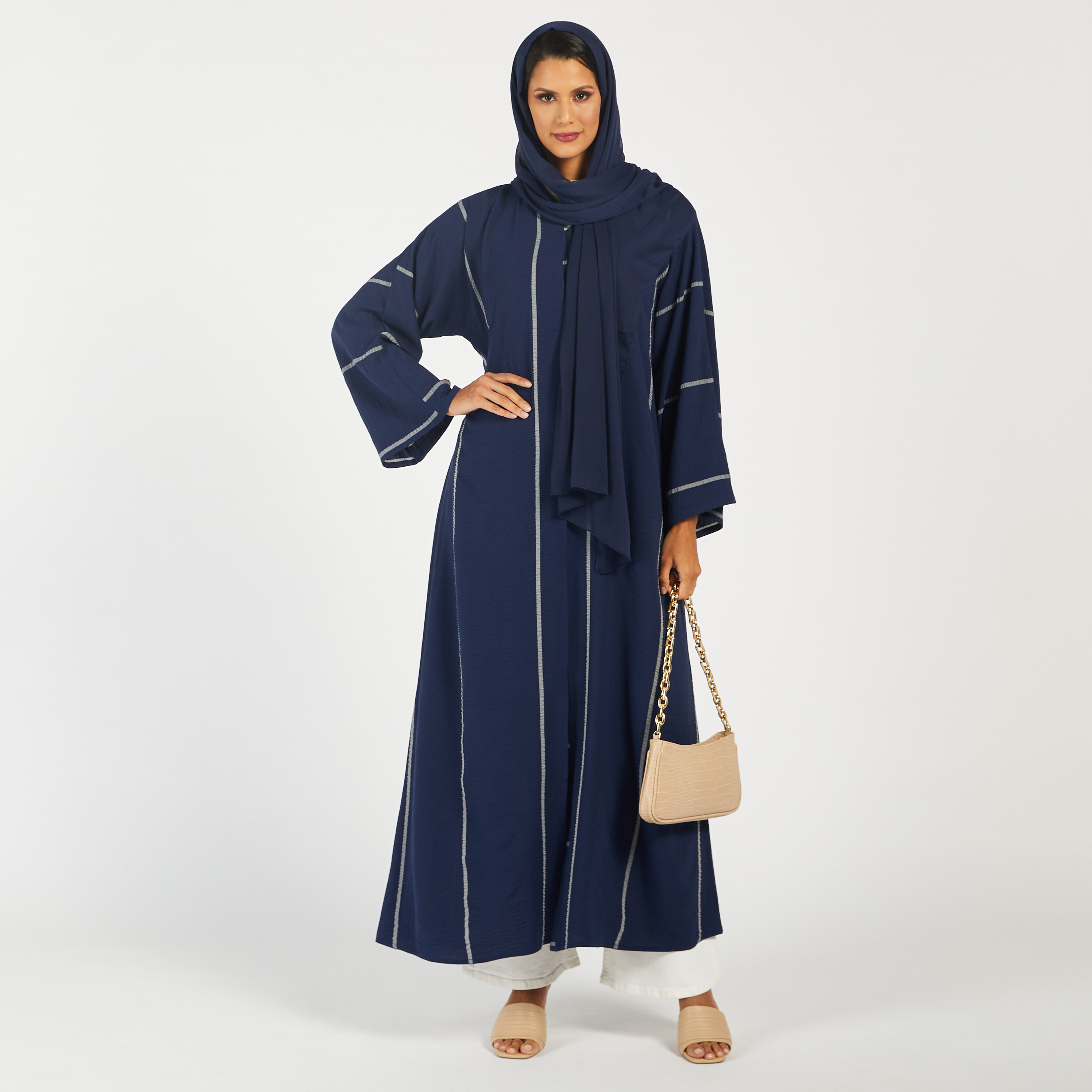 عباية مقلمة بياقة v وحجاب من كابدا-women-arabicclothing-abayas-image-1