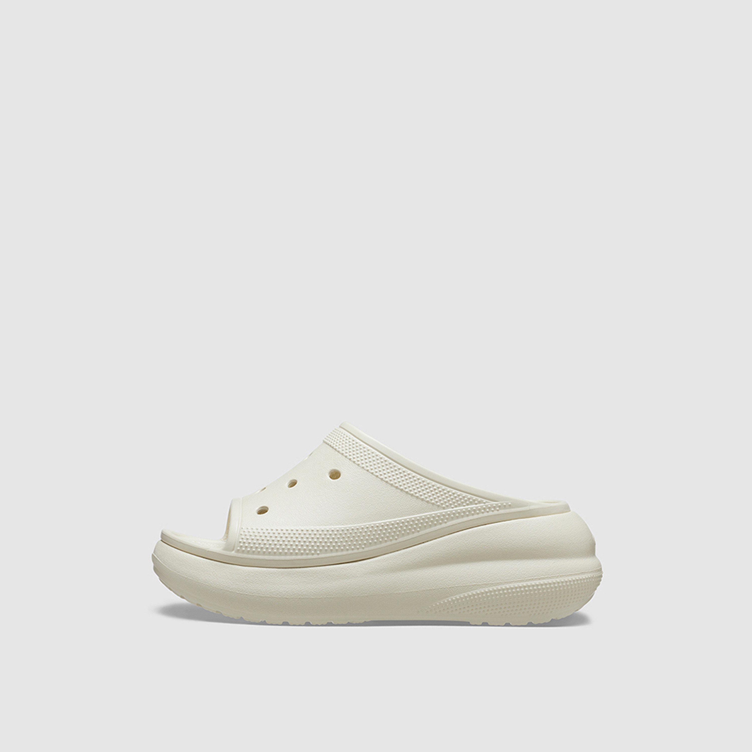 كروكس- شبشب كلاسيكي كراش سهل الارتداء  | 208731-2Y2-women-shoes-sandals-flats-image-5