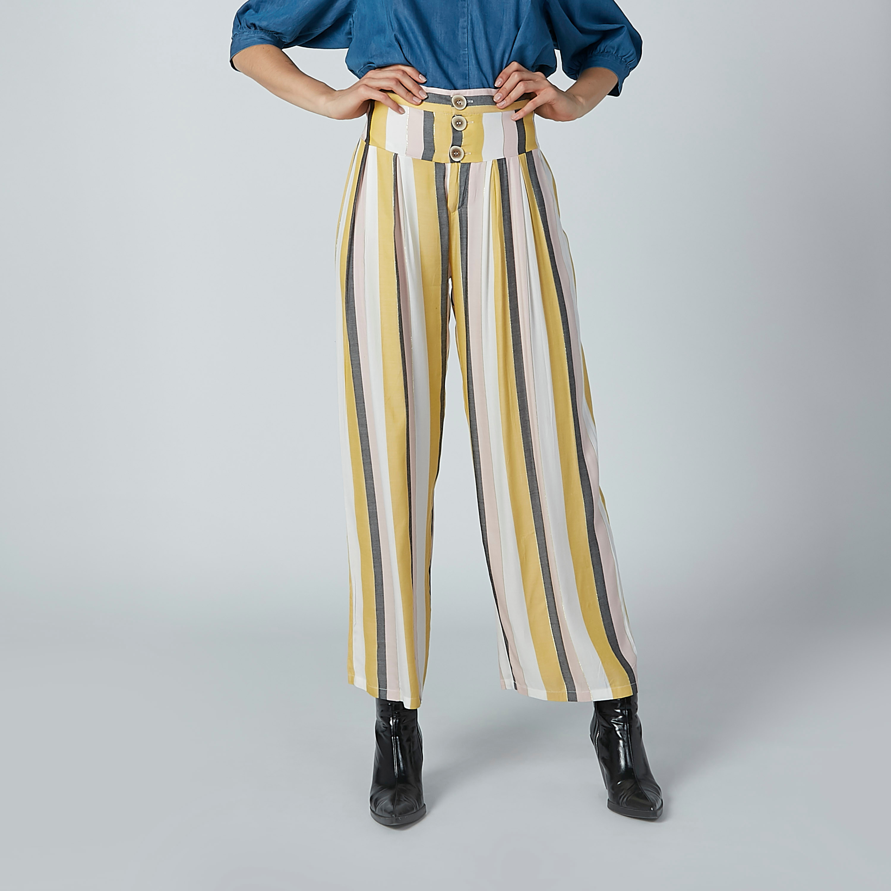 بنطال بالازو مقلّم بقصّة واسعة من آيكونيك-women-clothing-bottoms-trousers-image-4