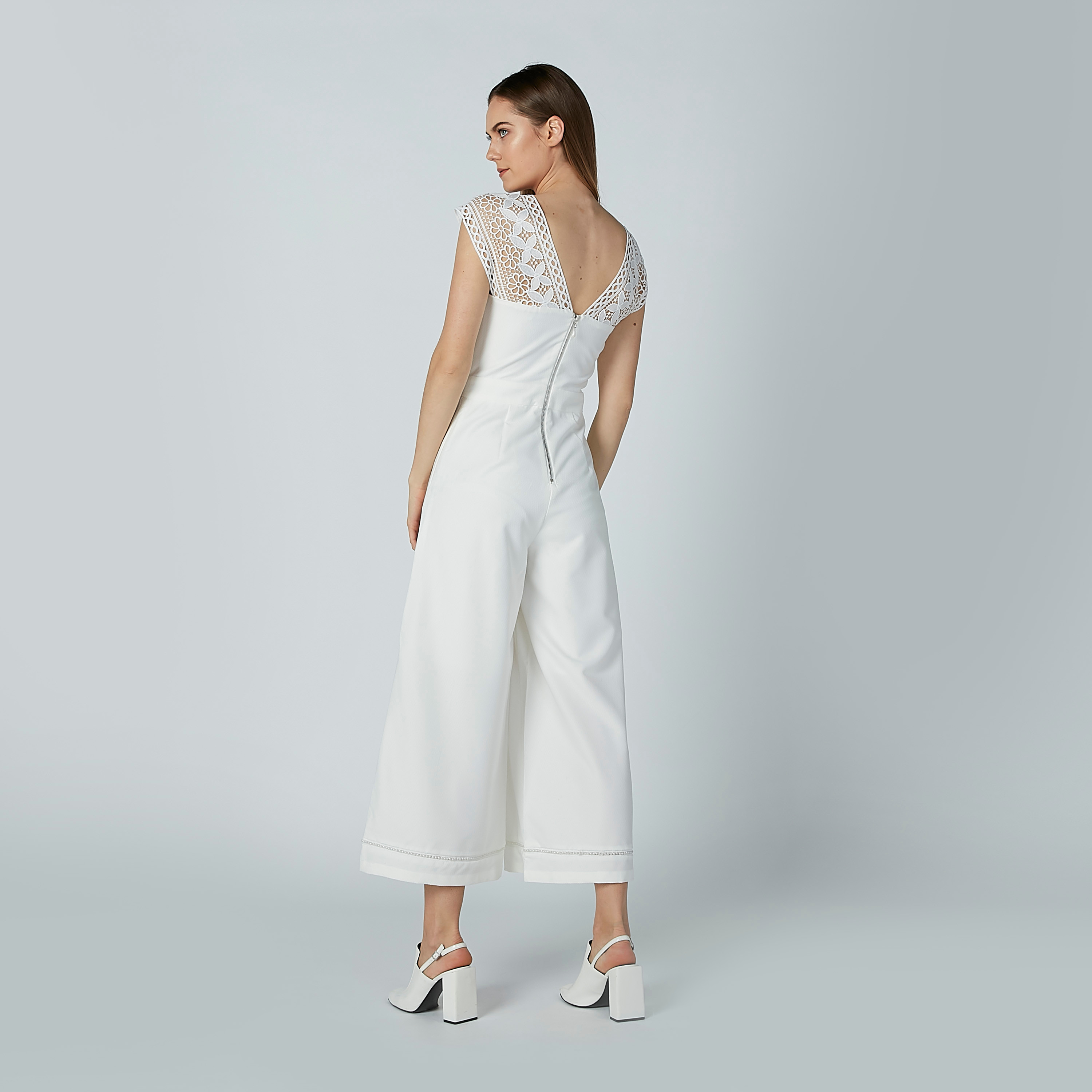 أفرول دون أكمام بتفاصيل دانتيل وجيوب من آيكونيك-women-clothing-jumpsuits-image-4
