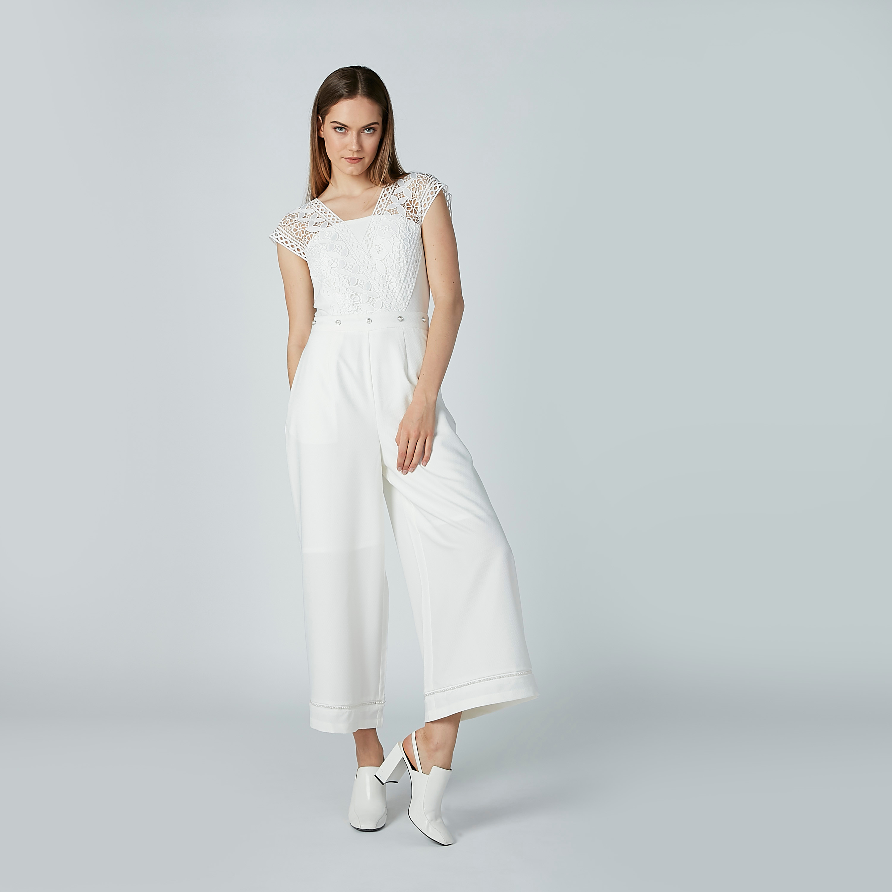 أفرول دون أكمام بتفاصيل دانتيل وجيوب من آيكونيك-women-clothing-jumpsuits-image-5