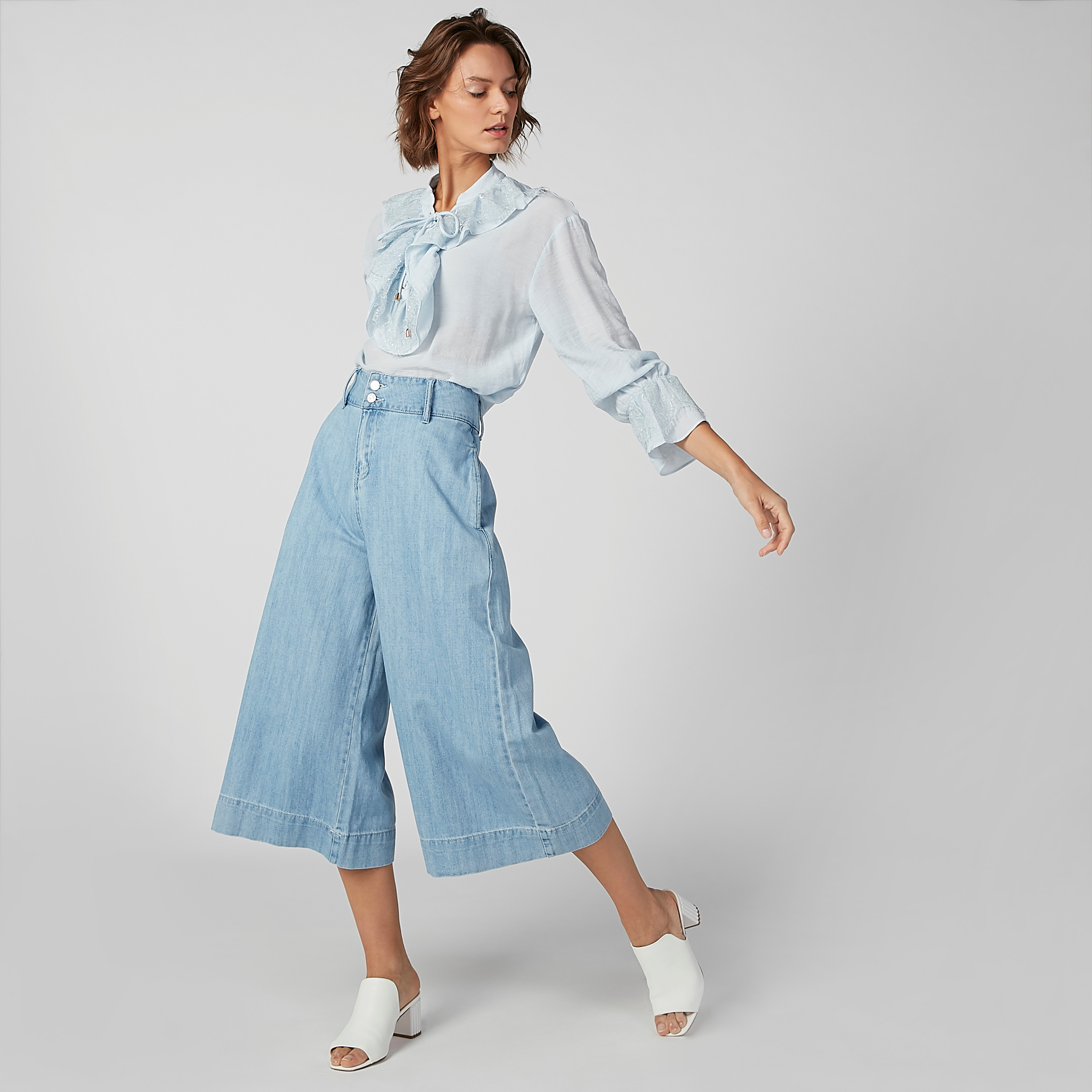 بلوزة بارزة الملمس بأكمام طويلة وأربطة من آيكونيك-women-clothing-shirtsandblouses-blouses-image-5