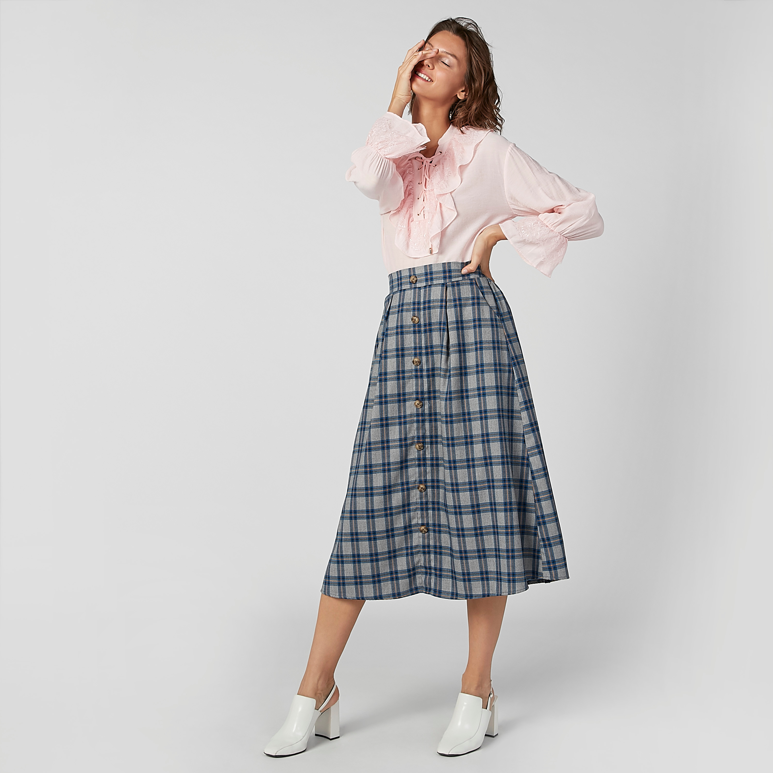 بلوزة بارزة الملمس بأكمام طويلة وأربطة من آيكونيك-women-clothing-shirtsandblouses-blouses-image-1