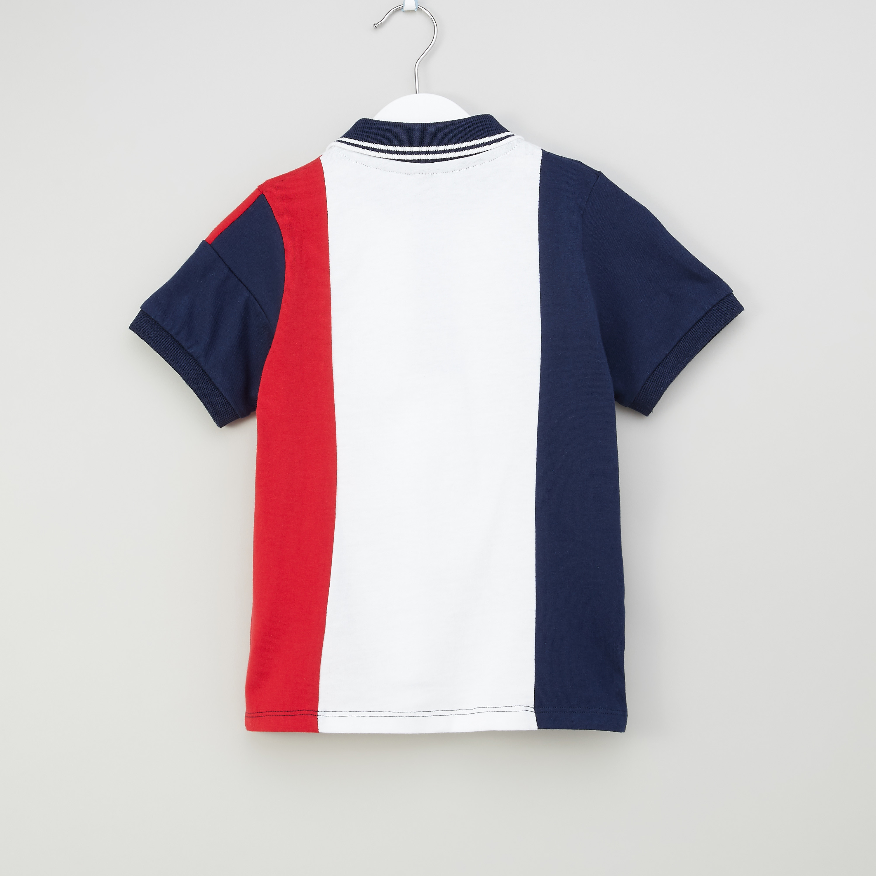 تيشيرت بتصاميم مغايرة وياقة بولو وأكمام قصيرة من أيكونيك-boys-clothing-tshirtsandpolos-image-3