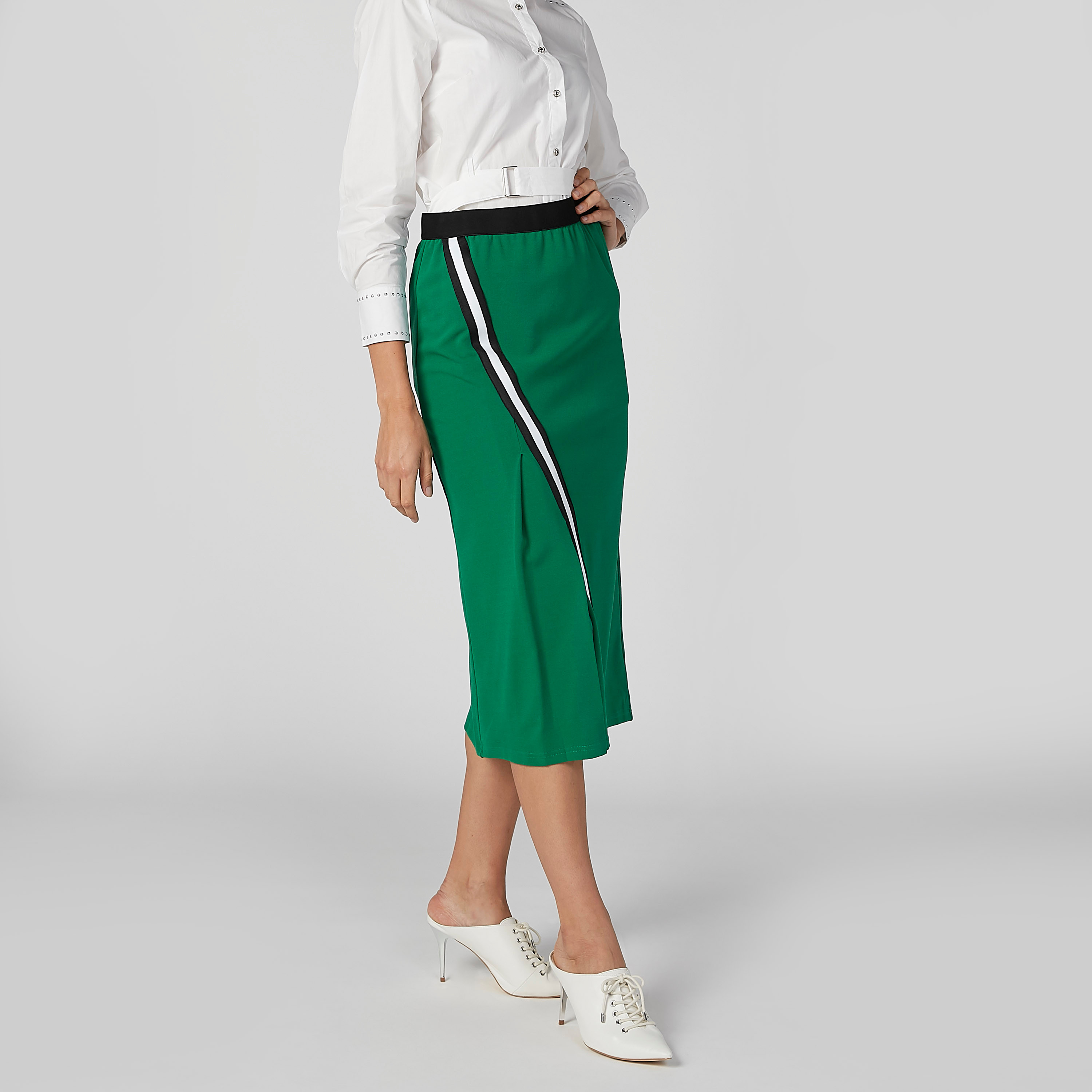 تنورة واسعة متوسطة الطول ومقلّمة بخصر مطّاطي من آيكونيك-women-clothing-bottoms-skirts-image-4