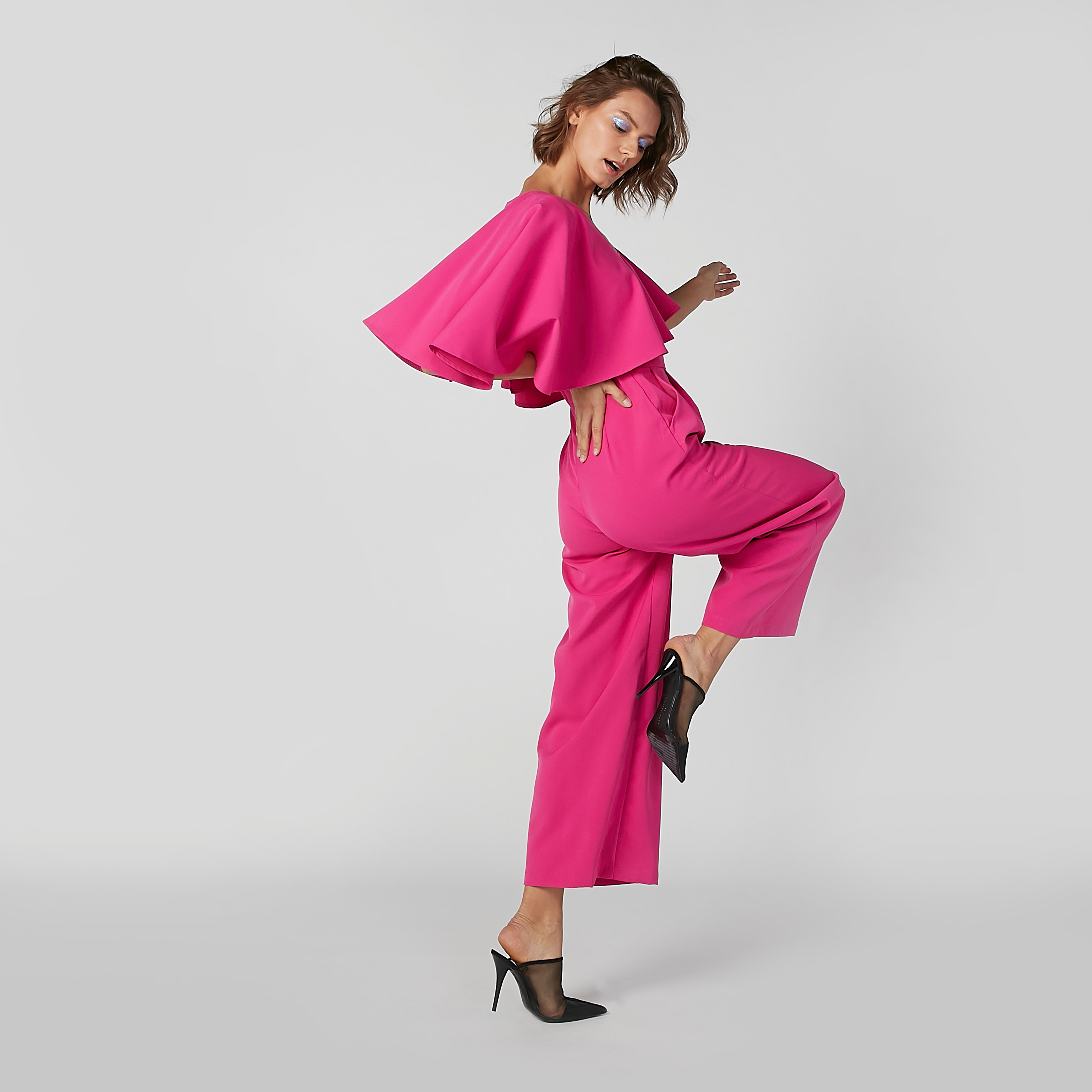 أفرول سادة بجيوب من آيكونيك-women-clothing-jumpsuits-image-1
