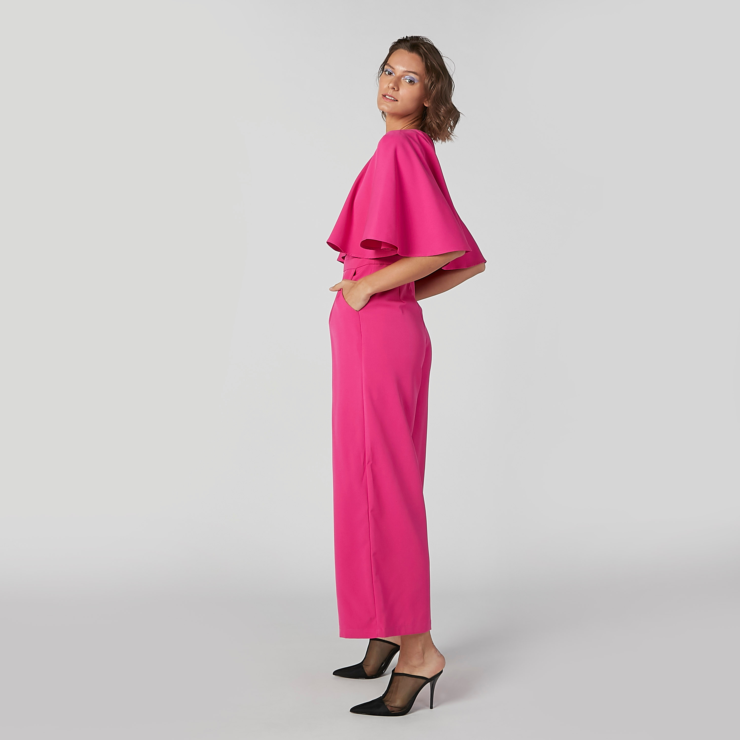 أفرول سادة بجيوب من آيكونيك-women-clothing-jumpsuits-image-6