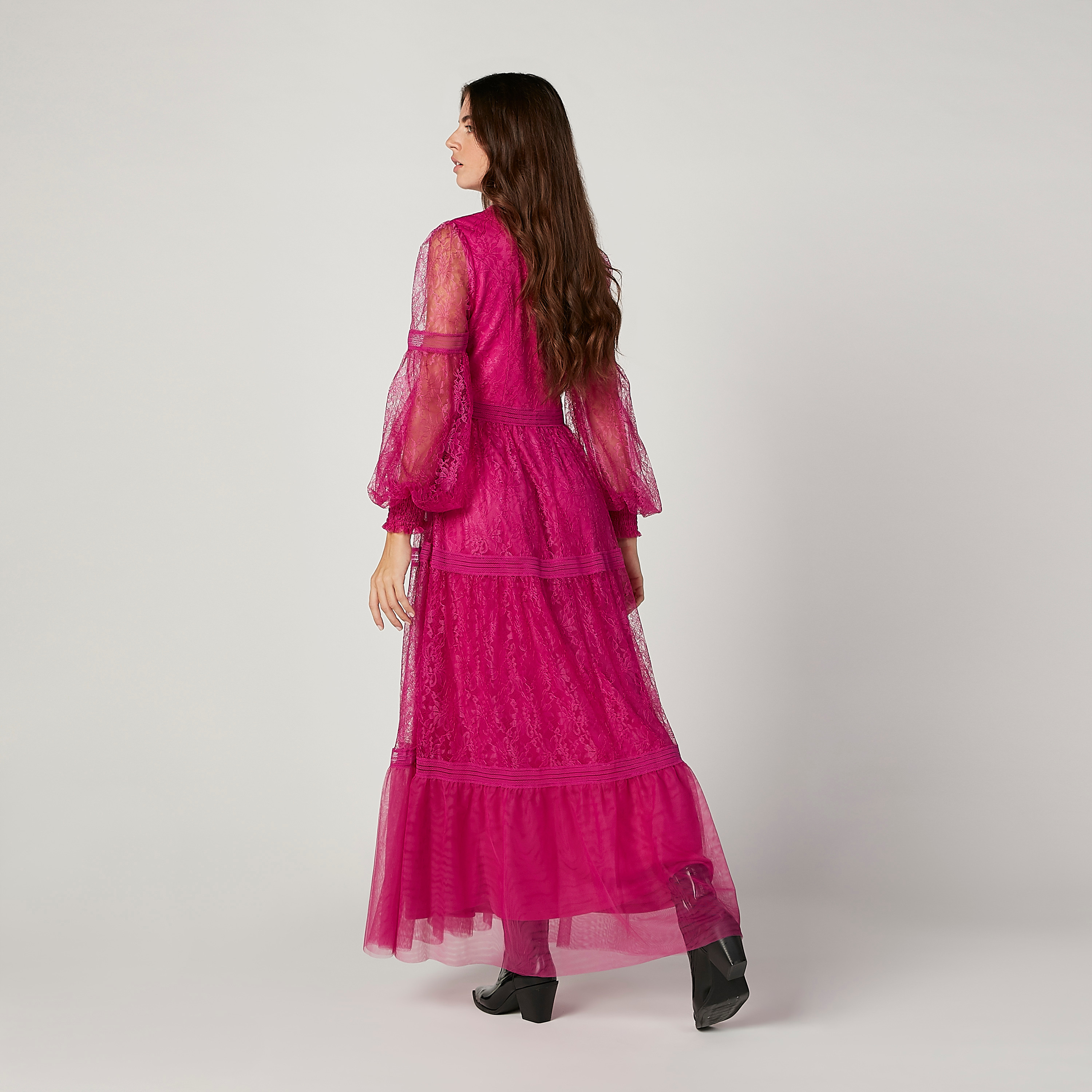 فستان دانتيل طويل إيه لاين بأكمام بيشوب من آيكونيك-women-clothing-dresses-image-4