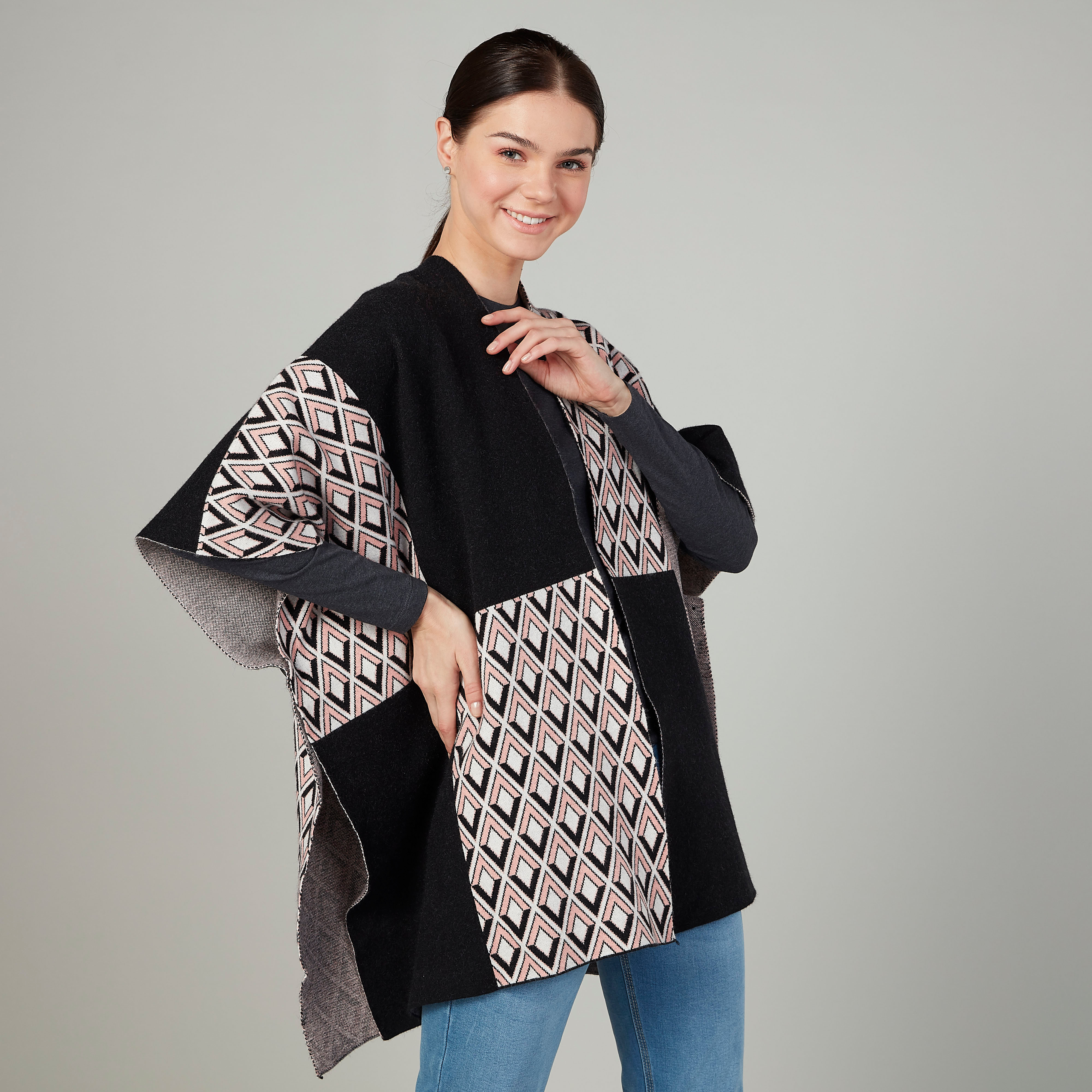 كارديجان بقصّة واسعة وأكمام متصلة وطبعات من آيكونيك-women-winterwear-cardigansandjumpers-cardigans-image-1