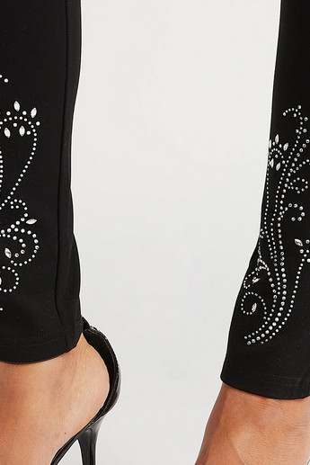 Sustainable Iconic Solid Mid-Rise Leggings with Elasticised Waistband and Embellished Detail