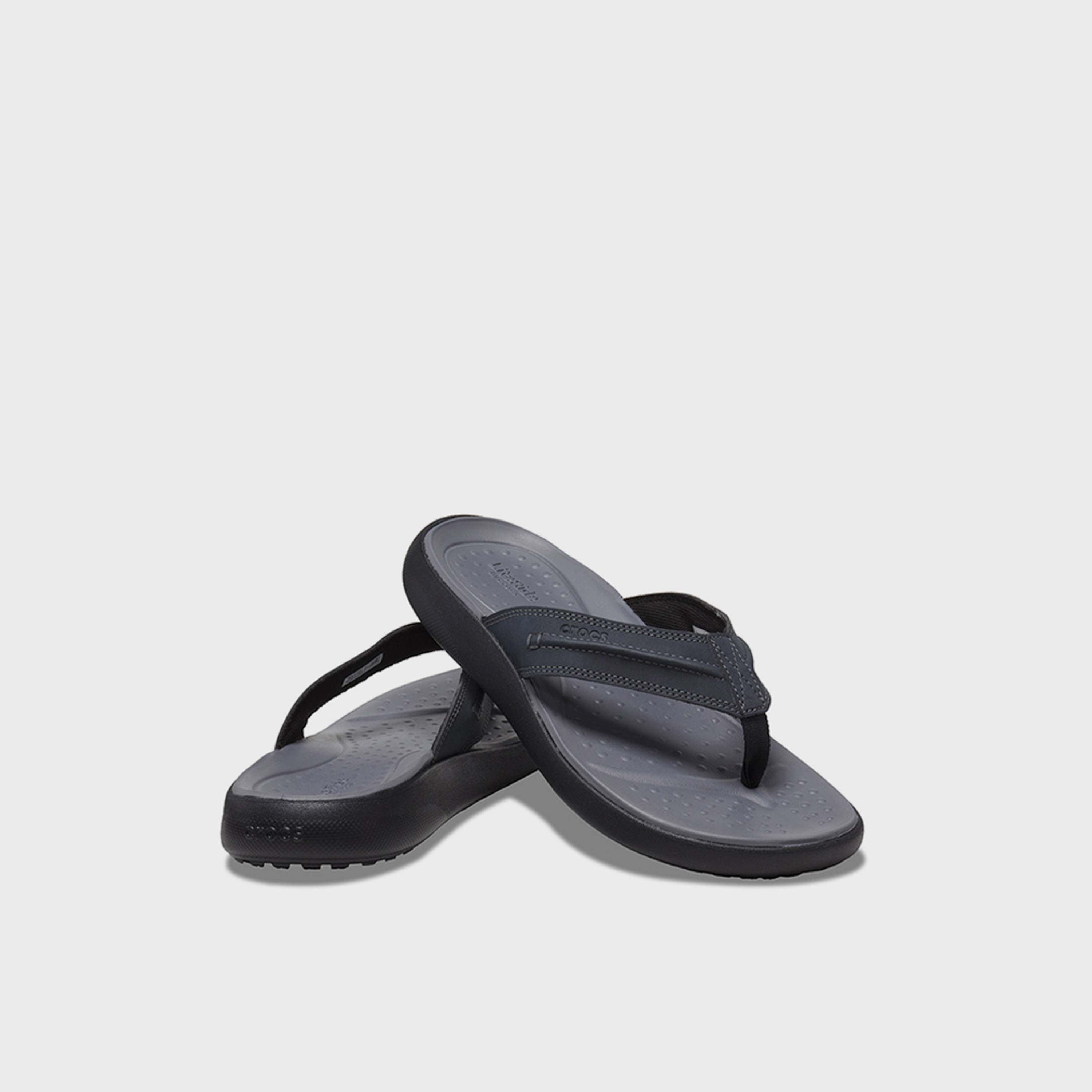 كروكس - شبشب يوكون فيستا2 للرجال سهل الارتداء | 209332-001-men-shoes-flipflopsandslides-image-1