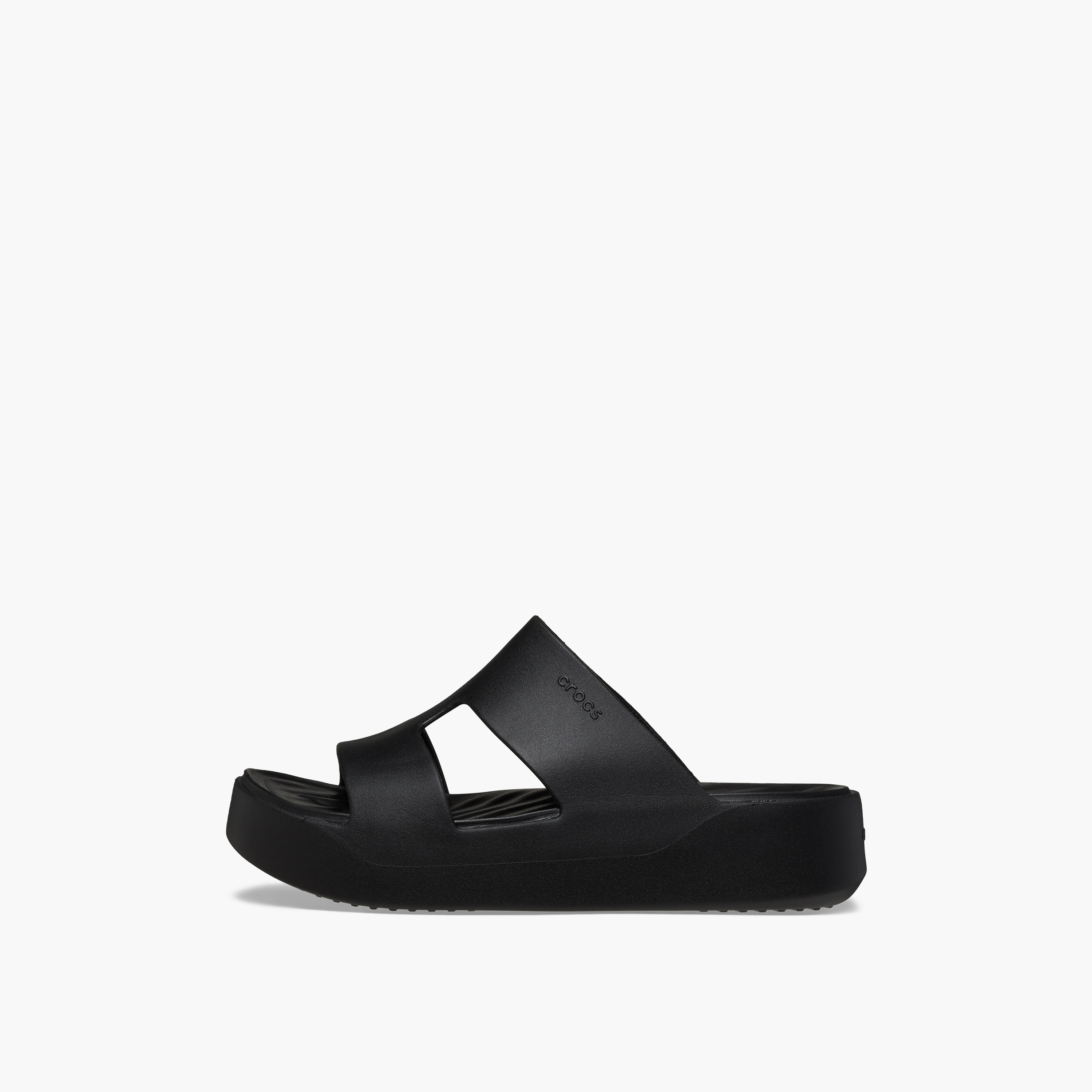 كروكس- صندل للنساء سهل الارتداء بكعب غيت واي بحزام على شكل حرف H | 209409-001-women-shoes-sandals-flats-image-6