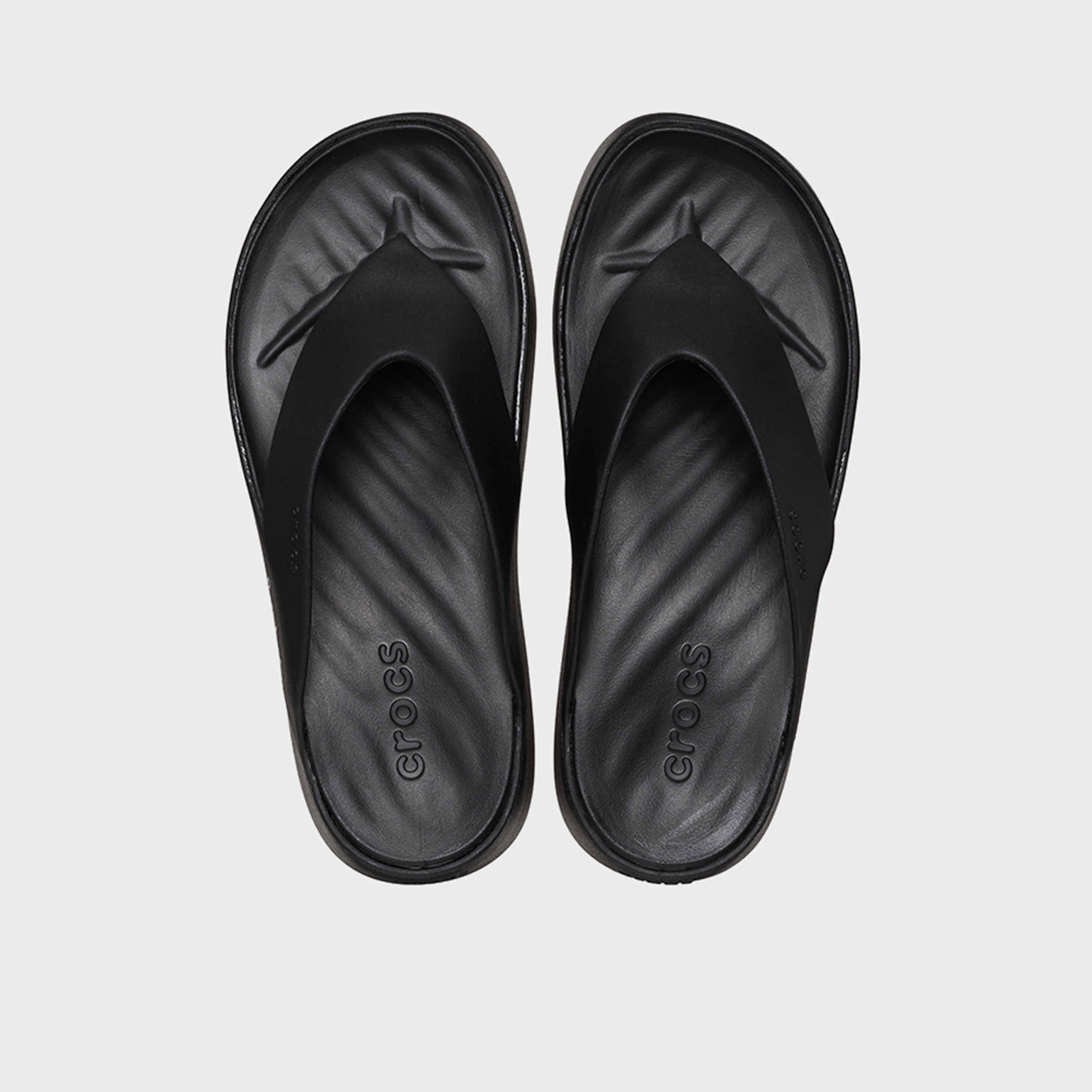 كروكس - صندل نسائي سهل الارتداء ذو ​​نعل سميك | 209410-001-women-shoes-flipflopsandslides-image-2