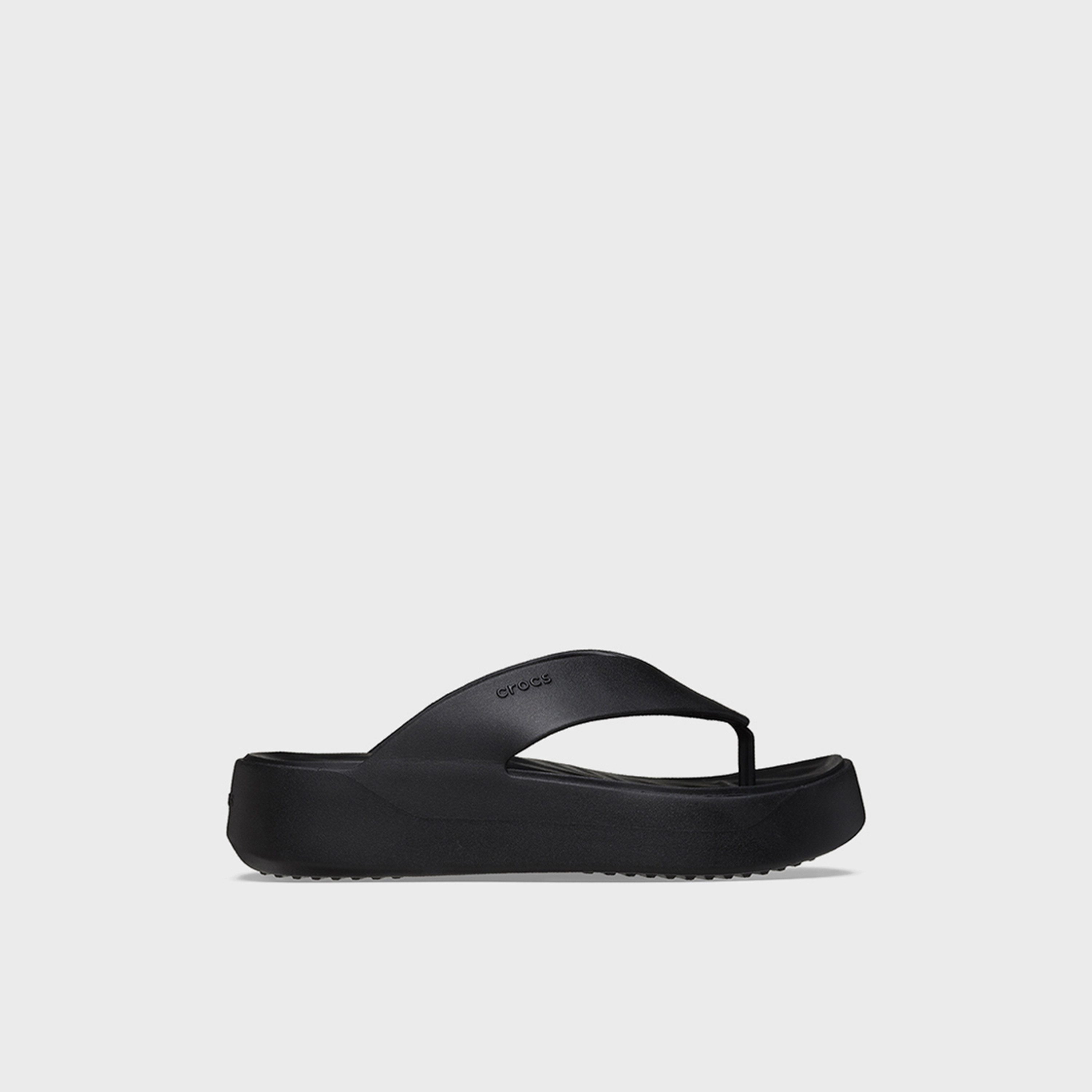 كروكس - صندل نسائي سهل الارتداء ذو ​​نعل سميك | 209410-001-women-shoes-flipflopsandslides-image-5