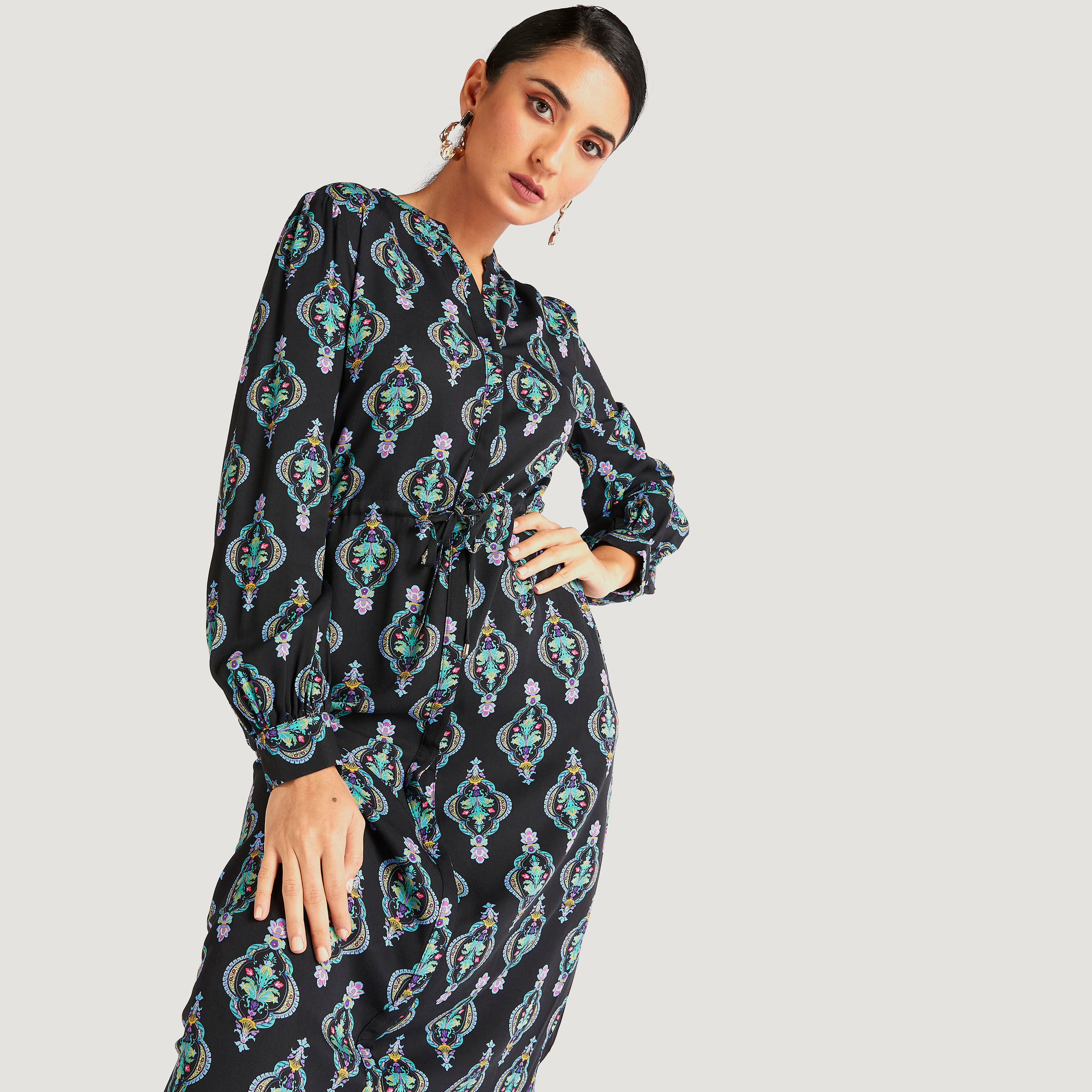 Buy Women s Iconic Printed Maxi A line Dress with Long Sleeves Online Centrepoint Kuwait