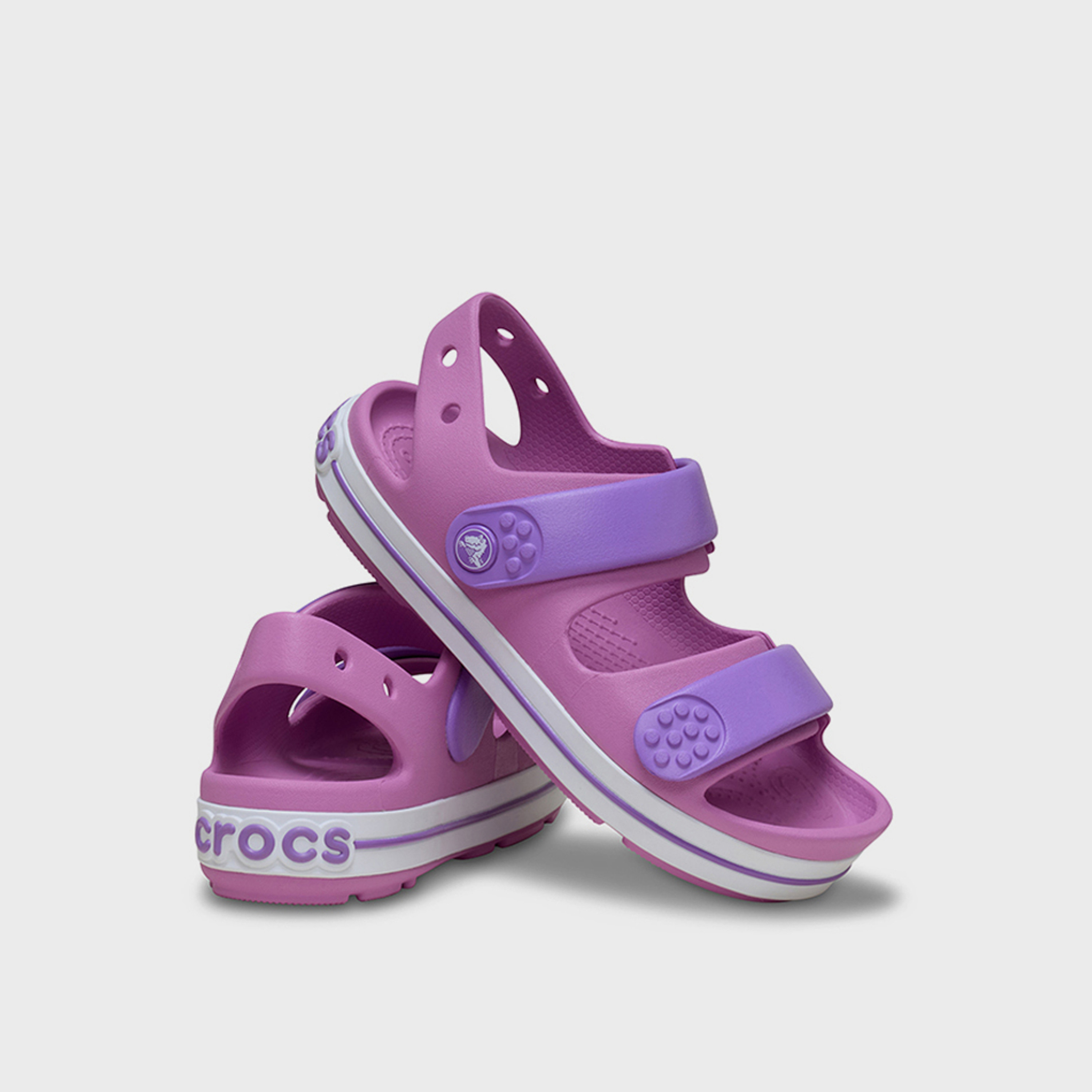 كروكس - صندل بناتي بحزام كروكباند لاصق | 209423-6WQ-girls-shoes-sandals-image-1