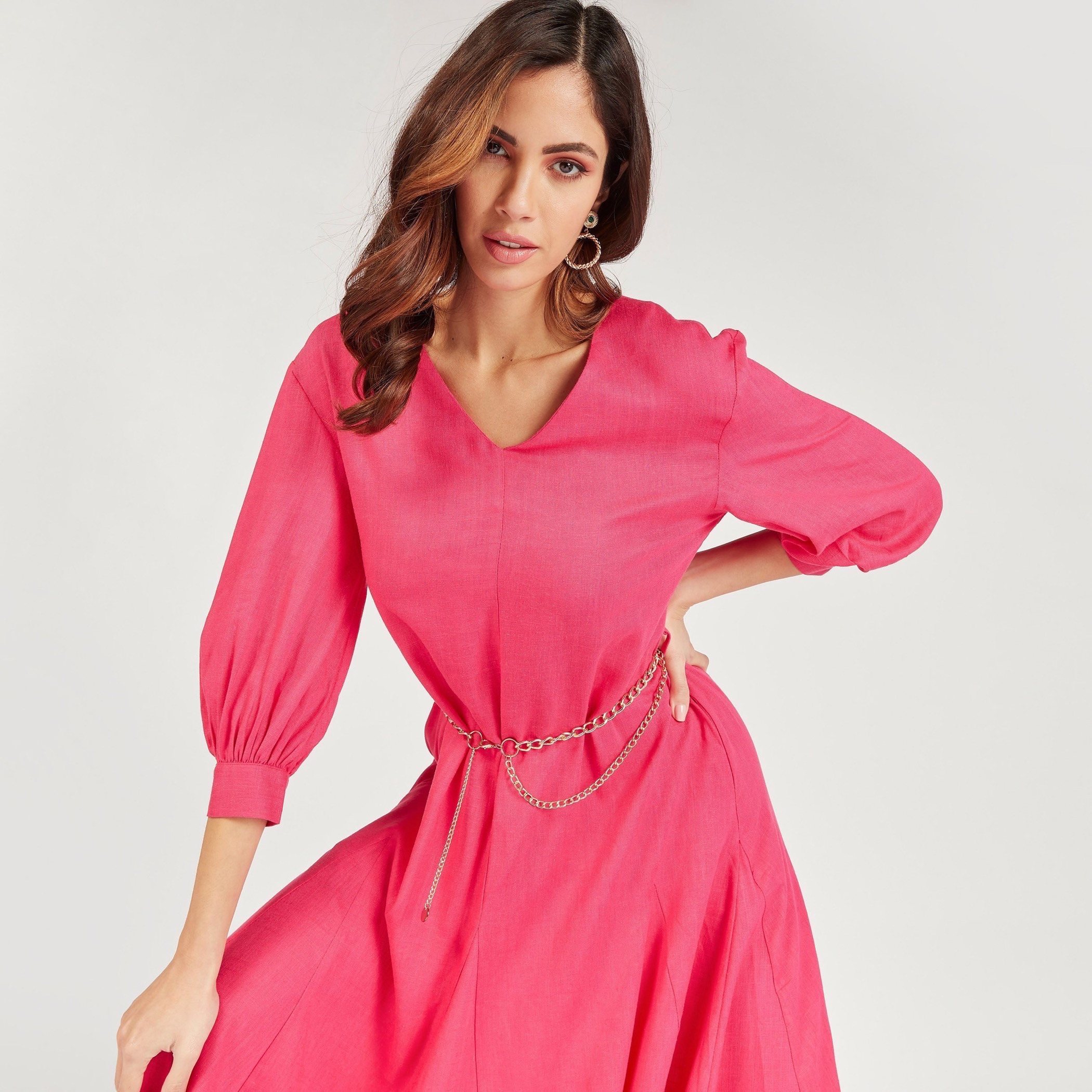 فستان سادة بياقة V وأكمام 3/4 وظهر برباط من آيكونك-women-clothing-dresses-image-2