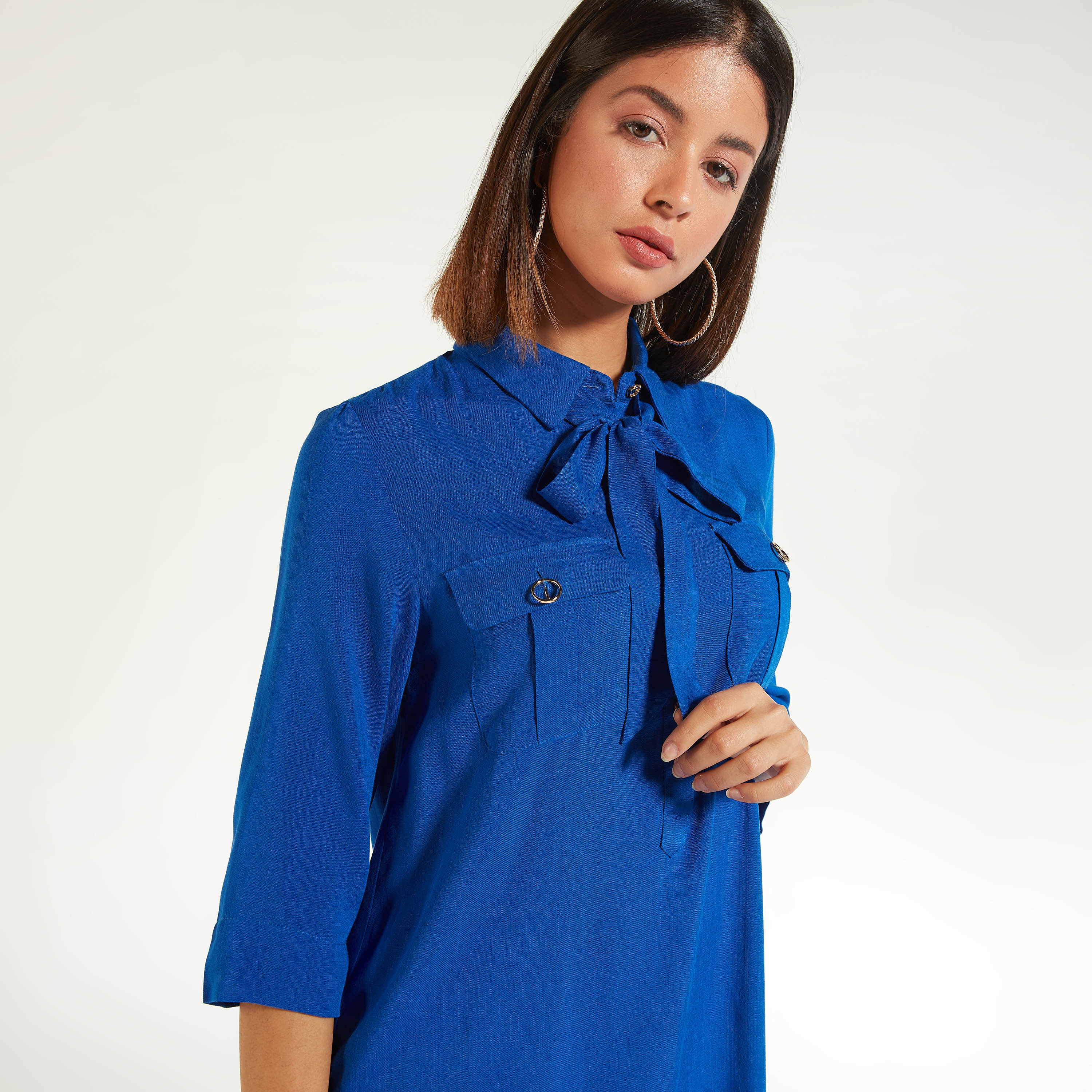 تونيك سادة بياقة بأربطة وأكمام قصيرة من آيكونيك-women-clothing-shirtsandblouses-blouses-image-8