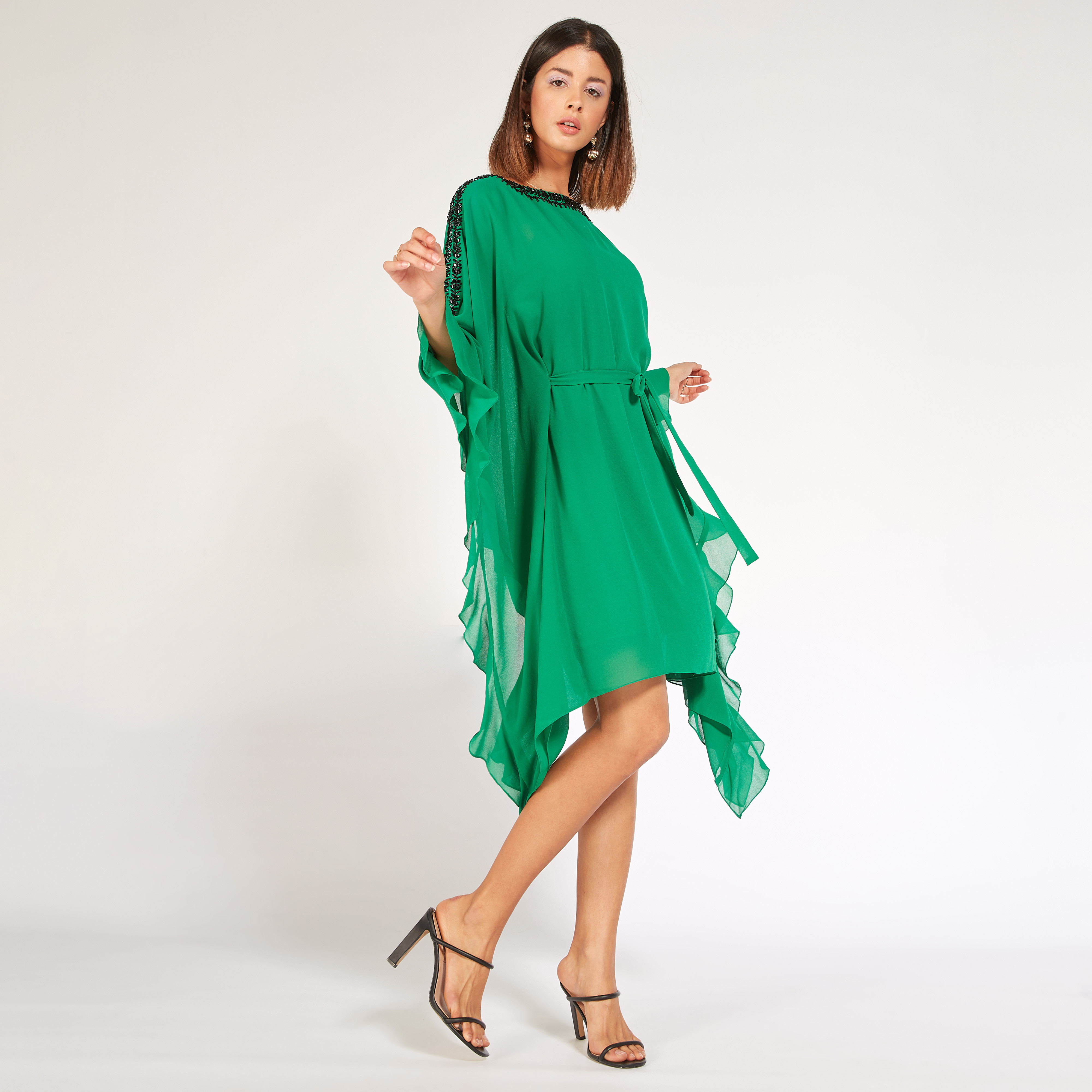 فستان قفطان قصير مزين بحزام رباط من أيكونيك-women-clothing-dresses-image-1