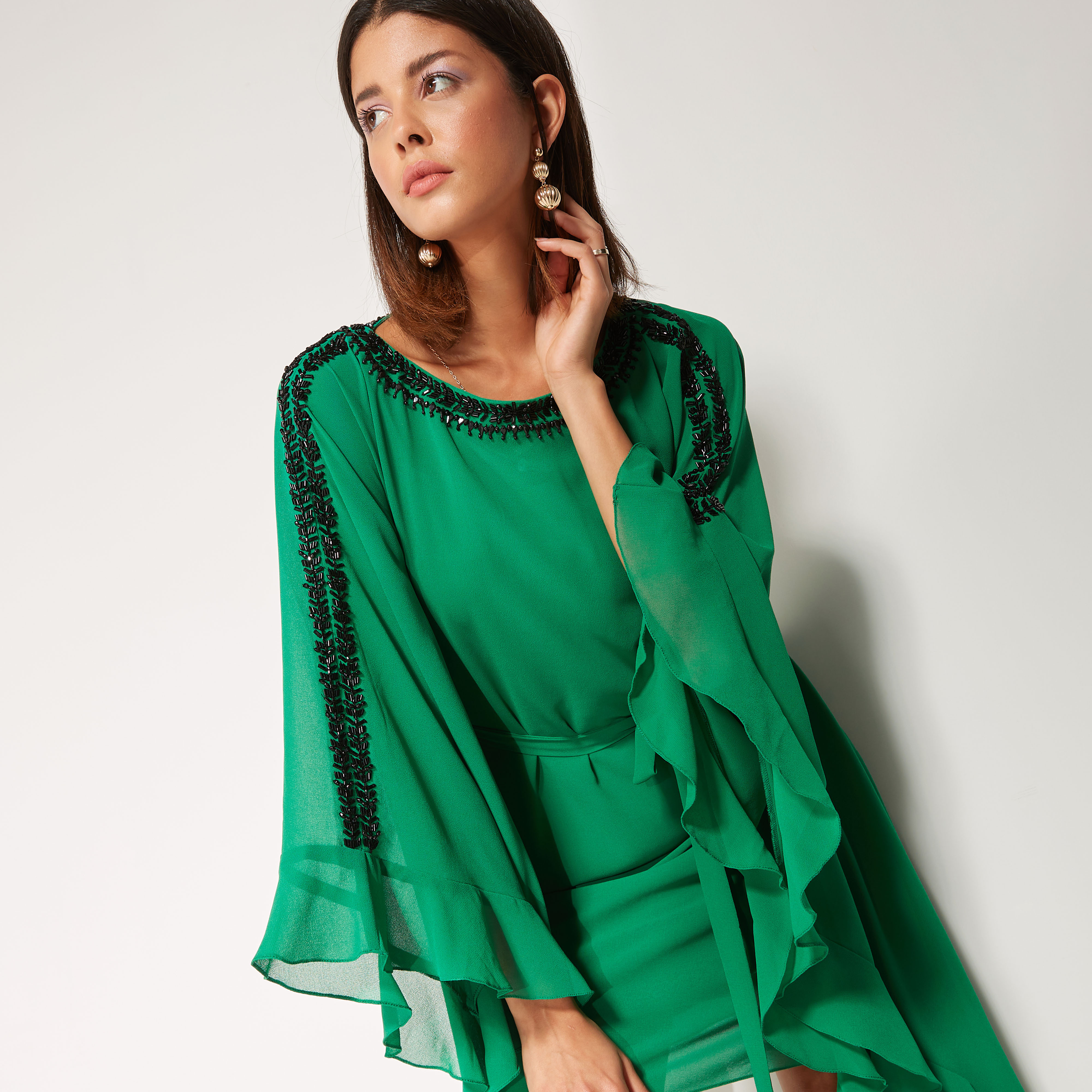 فستان قفطان قصير مزين بحزام رباط من أيكونيك-women-clothing-dresses-image-3