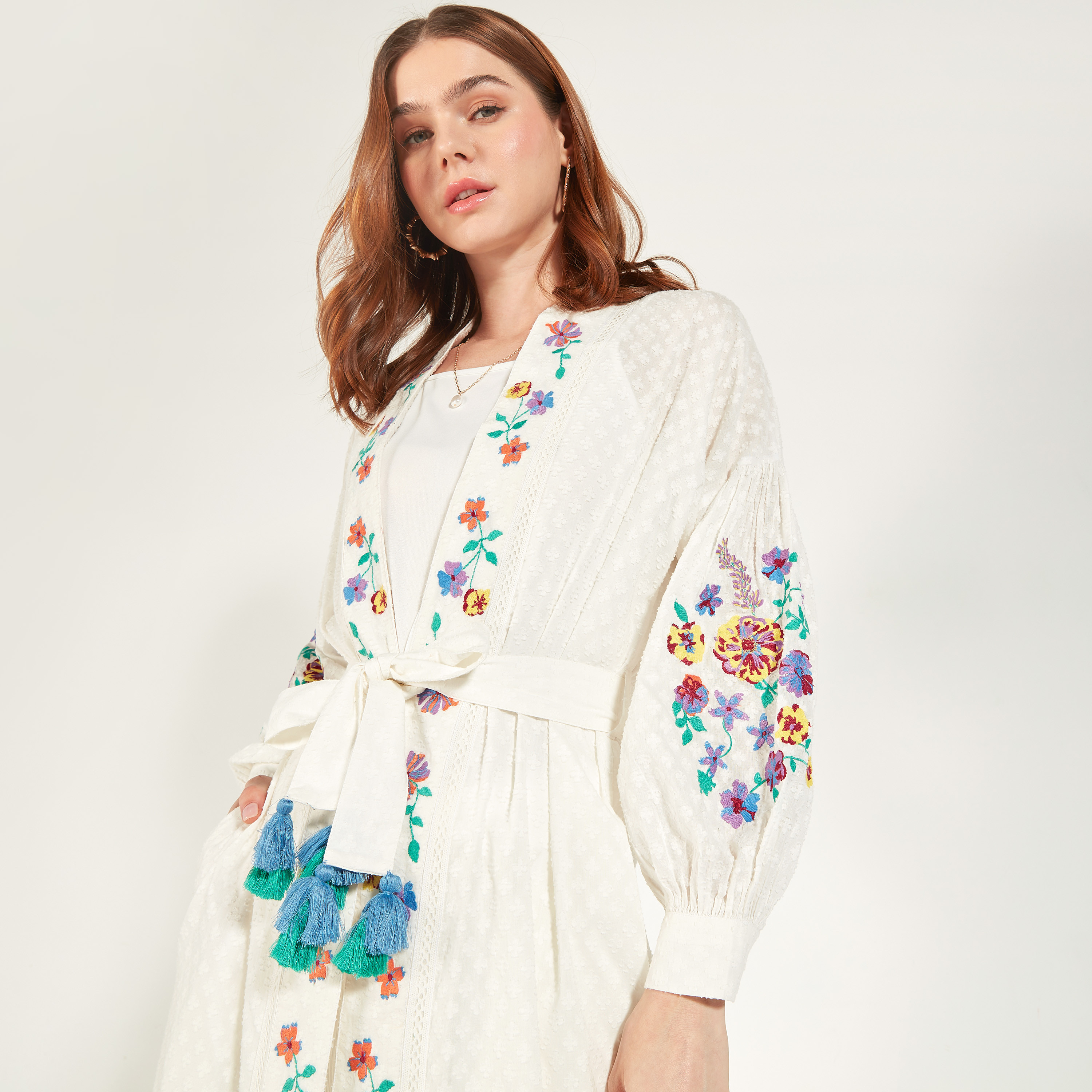 سترة طويلة مطرزة بأكمام طويلة وتفاصيل رباط من آيكونيك-women-clothing-shirtsandblouses-blouses-image-2