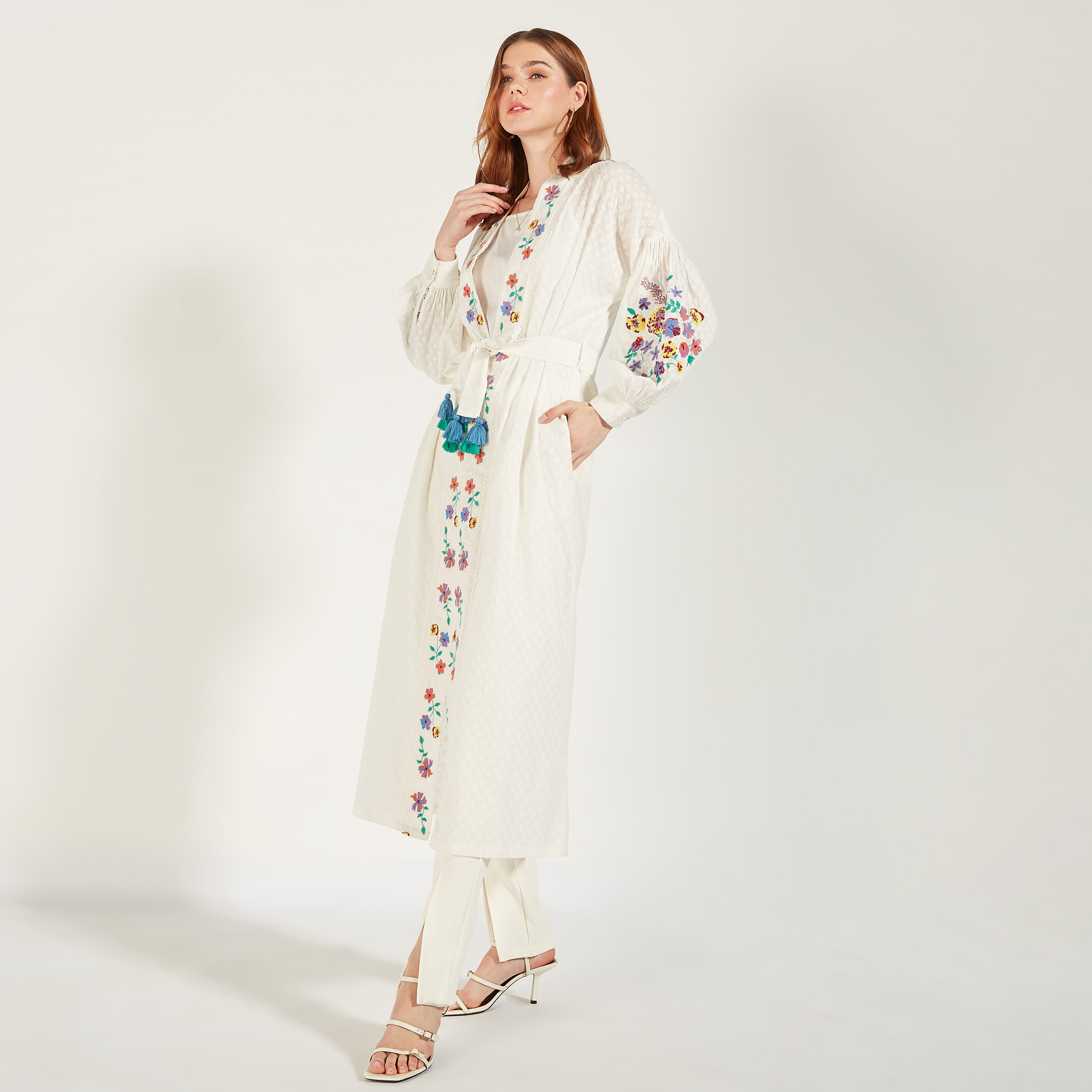 سترة طويلة مطرزة بأكمام طويلة وتفاصيل رباط من آيكونيك-women-clothing-shirtsandblouses-blouses-image-5
