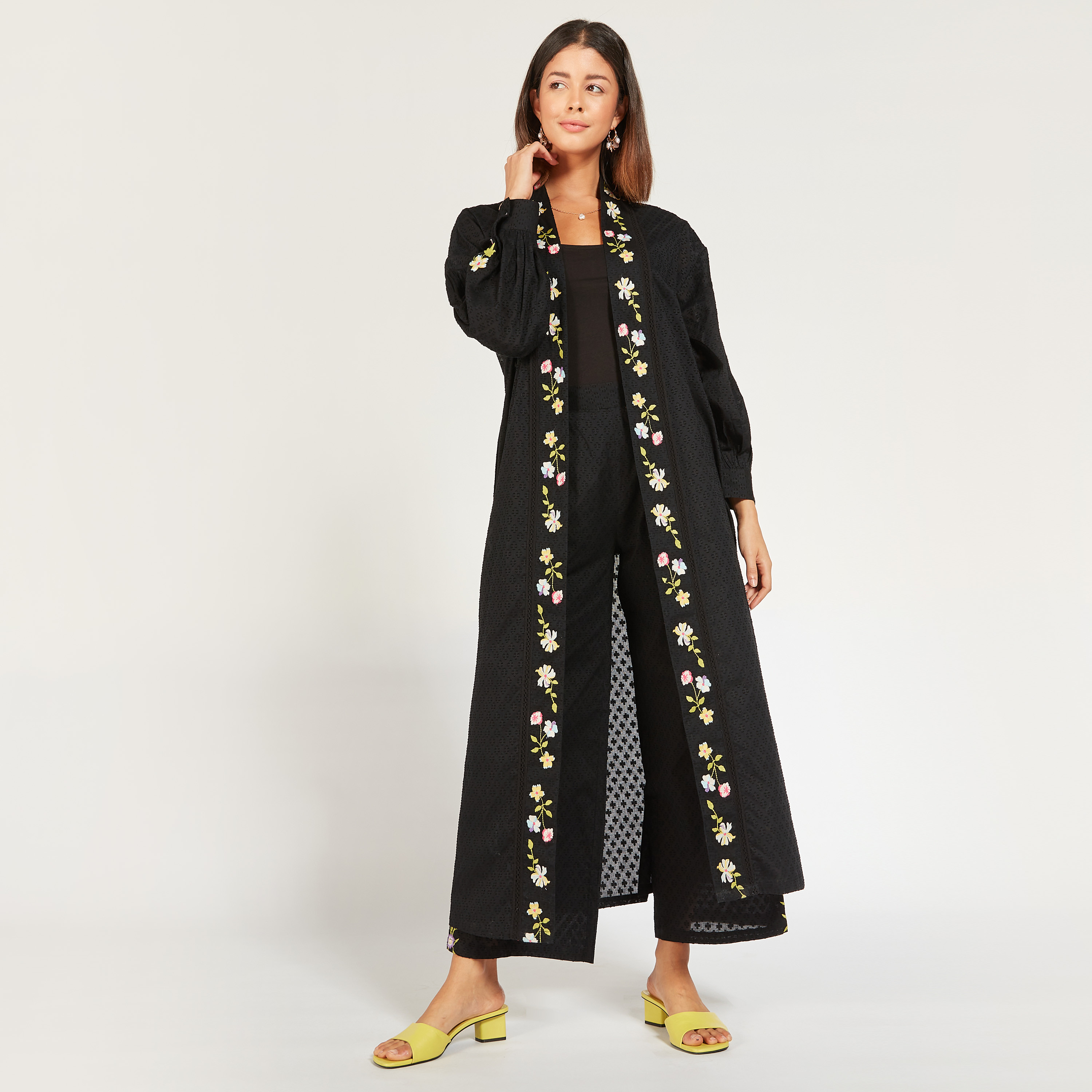 سترة طويلة مطرزة بأكمام طويلة وتفاصيل رباط من آيكونيك-women-clothing-shirtsandblouses-blouses-image-9