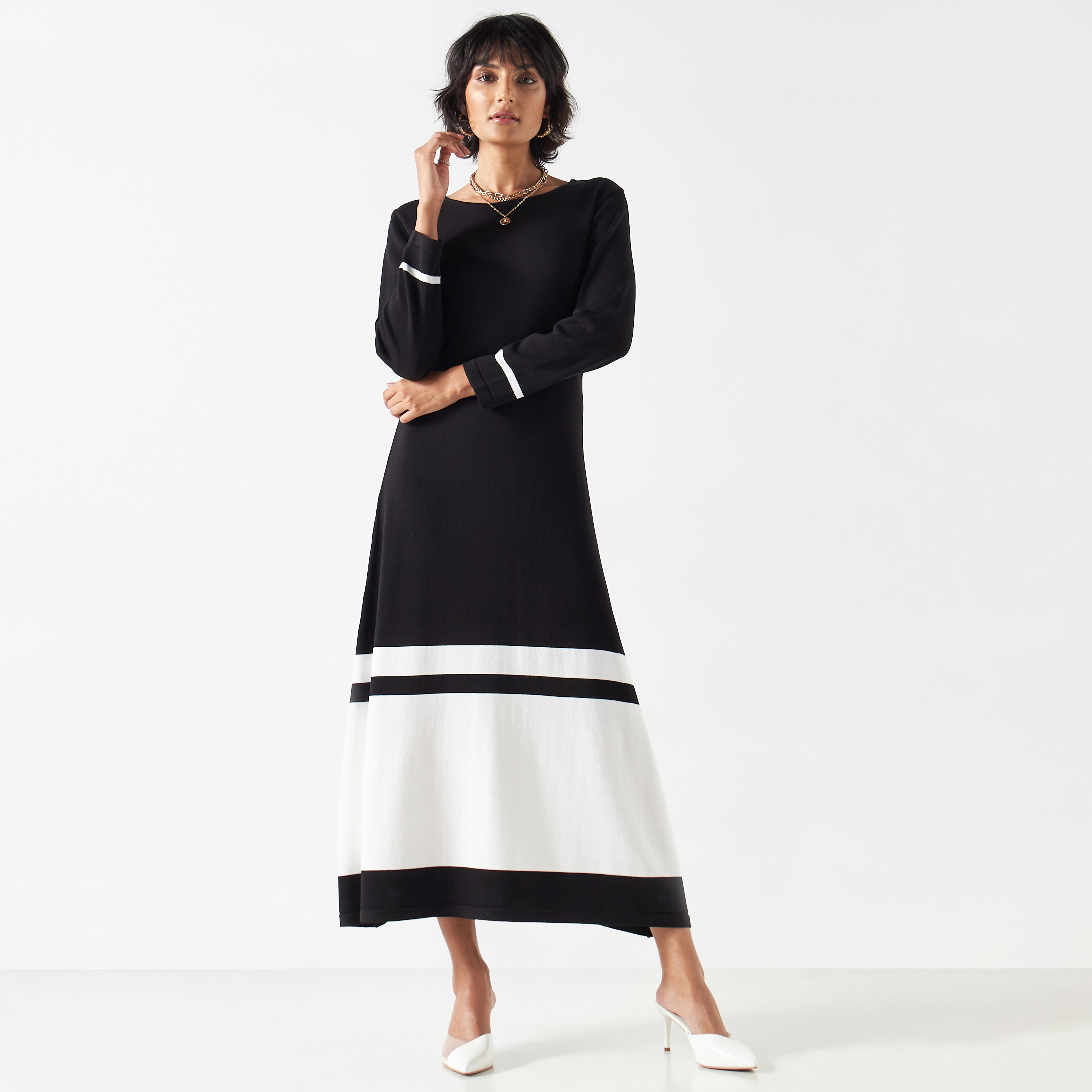 Buy Iconic Colourblock Maxi Dress with Round Neck and Long Sleeves Splash UAE