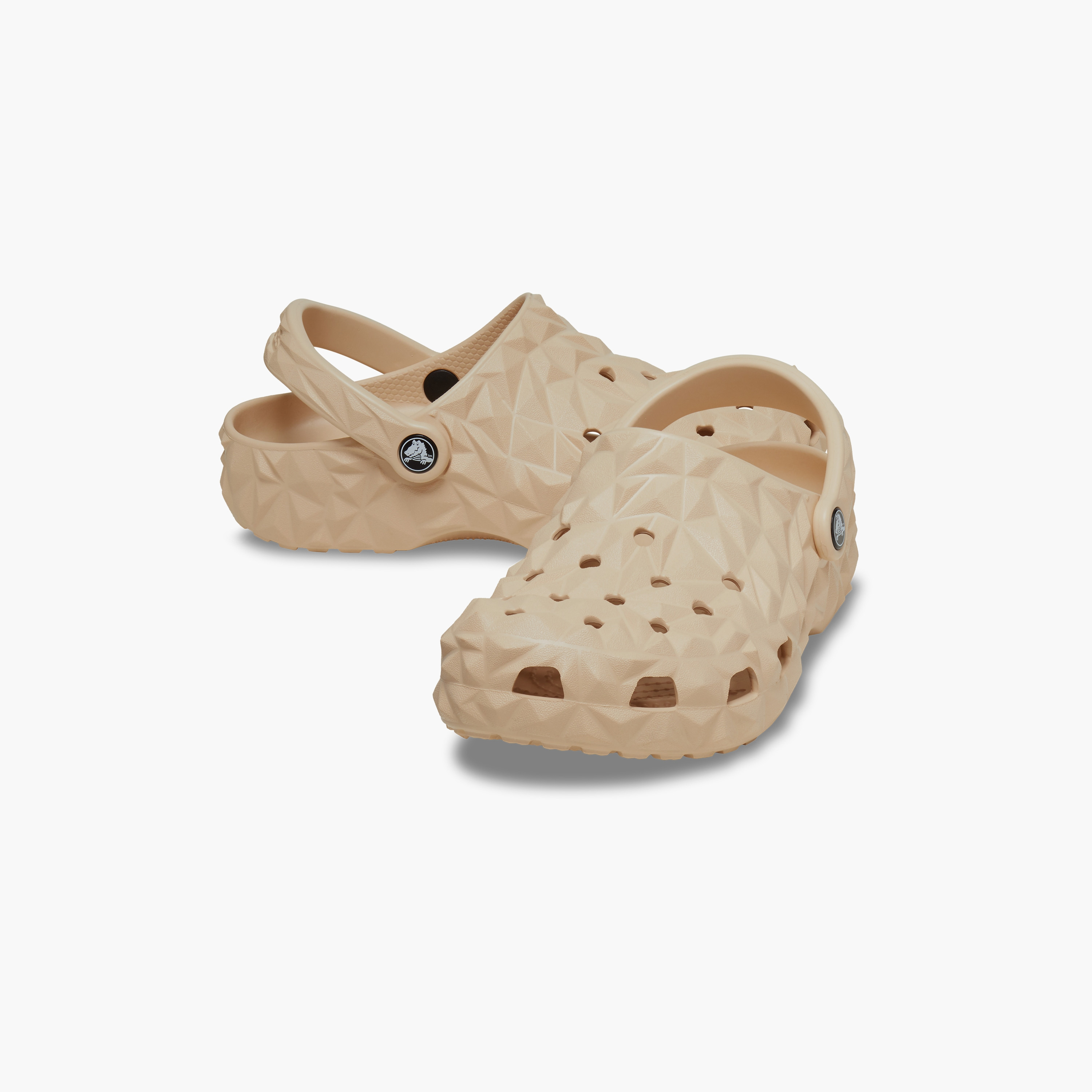 قباقيب هندسية كلاسيكية من كروكس للجنسين ذو سليب أون | 209563-2DS-women-shoes-flipflopsandslides-image-1