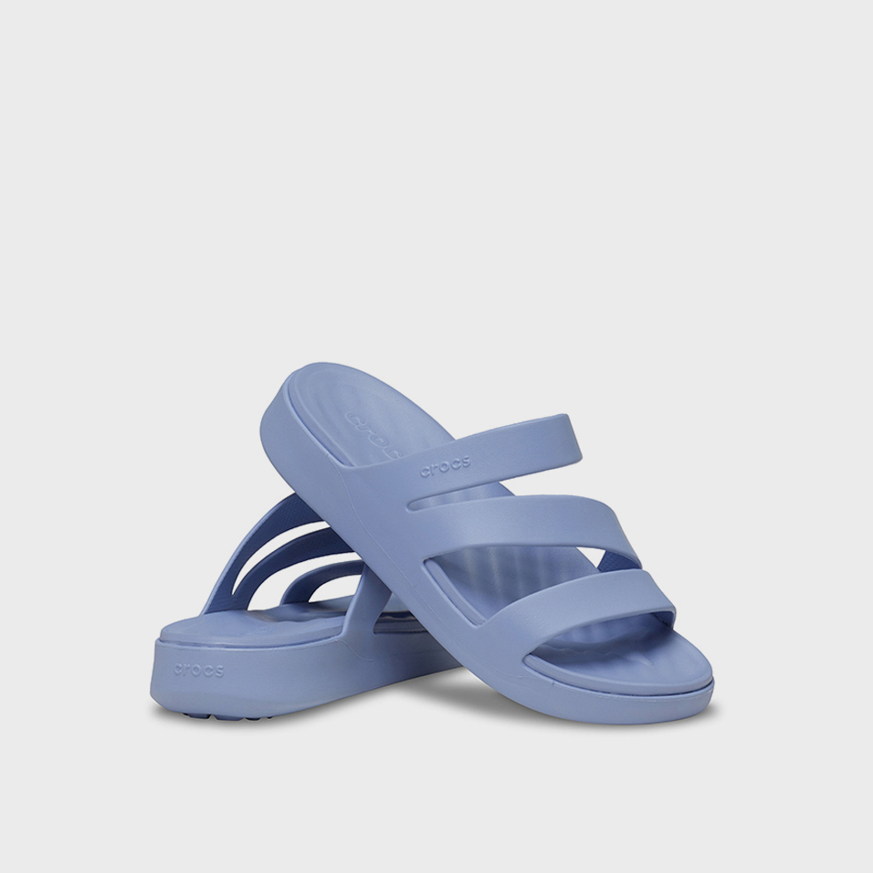 كروكس - صندل نسائي مسطح سهل الارتداء بأشرطة | 209587-453-women-shoes-sandals-flats-image-1