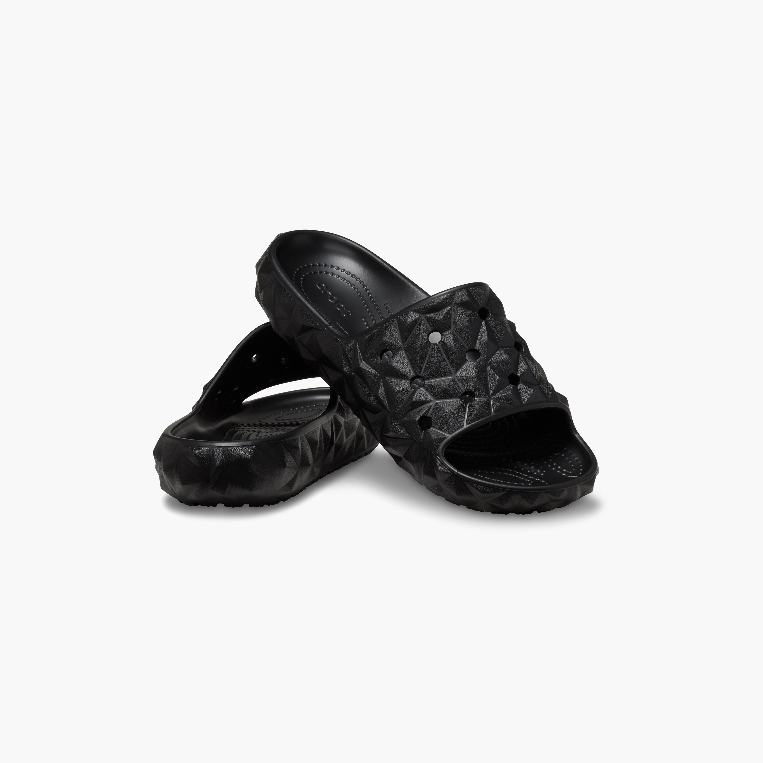 شبشب كروكس للجنسين ذو سليب أون بتصميم كلاسيكي II هندسي | 209608-001-women-shoes-sandals-flats-image-2