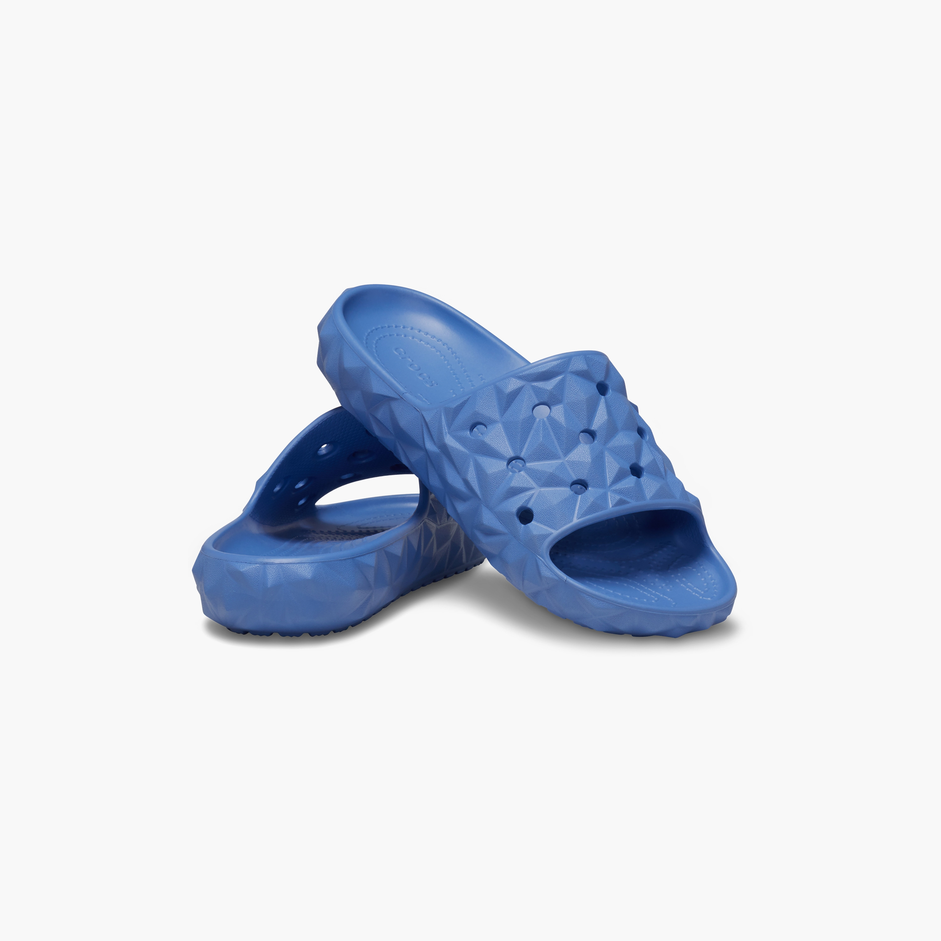 شبشب كروكس للجنسين ذو سليب أون بتصميم كلاسيكي II هندسي | 209608-4ON-women-shoes-sandals-flats-image-2