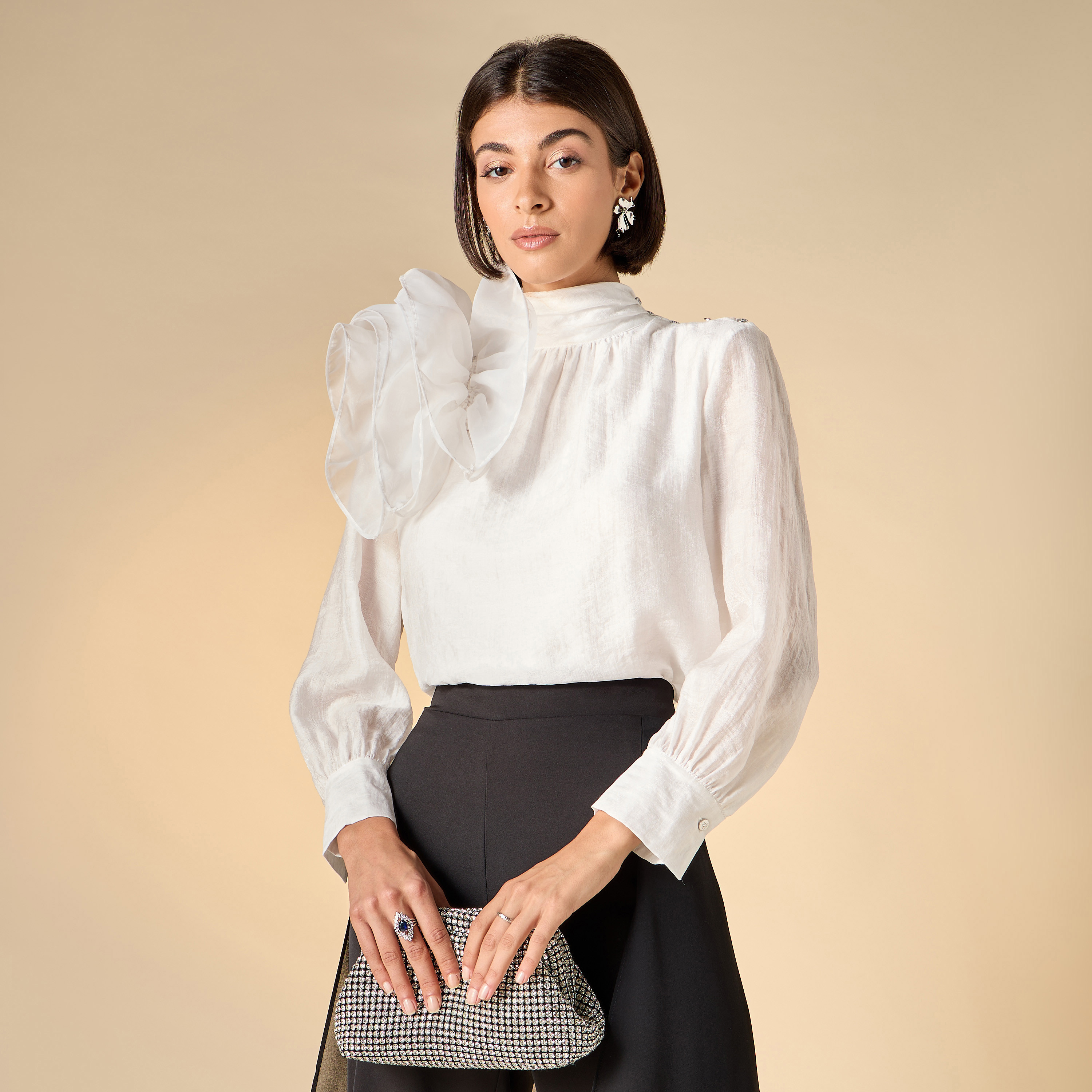بلوزة مزينة بياقة عالية وأكمام طويلة من آيكونيك-women-clothing-shirtsandblouses-blouses-image-1