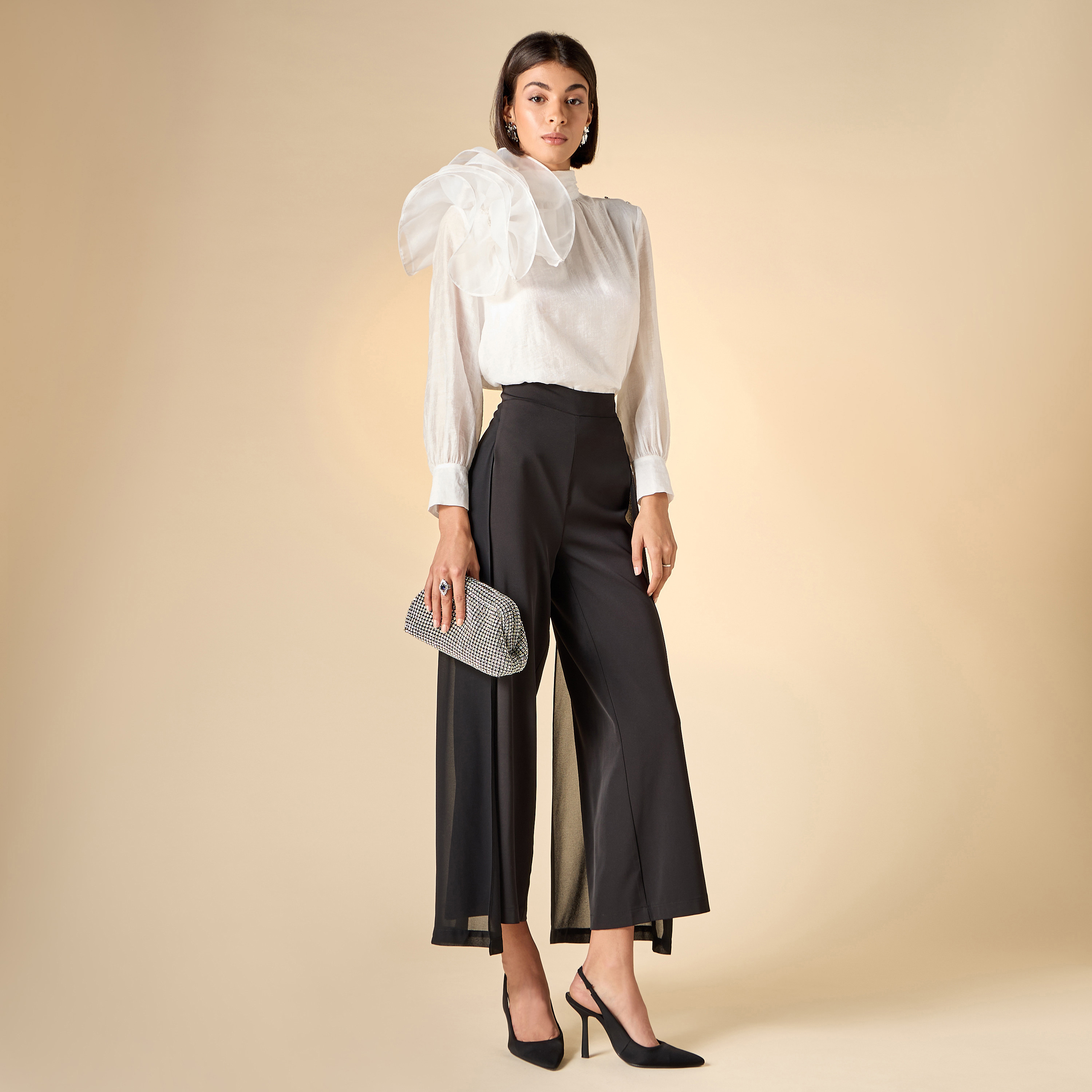 بلوزة مزينة بياقة عالية وأكمام طويلة من آيكونيك-women-clothing-shirtsandblouses-blouses-image-2
