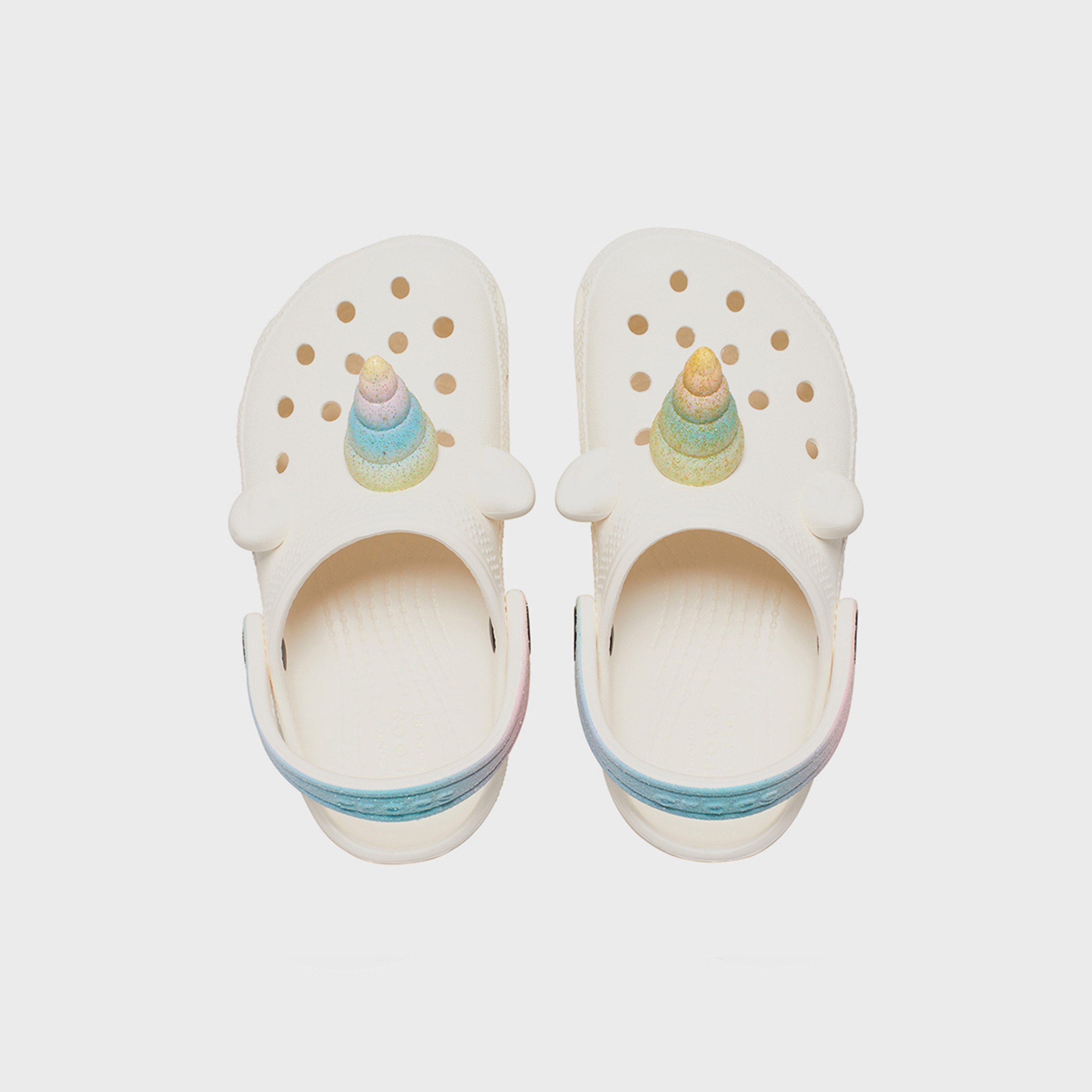 كروكس حذاء كلاسيكي سهل الارتداء بتصميم قوس قزح يونيكورن IAM للأطفال | 209701-0WV-girls-shoes-sandals-image-2