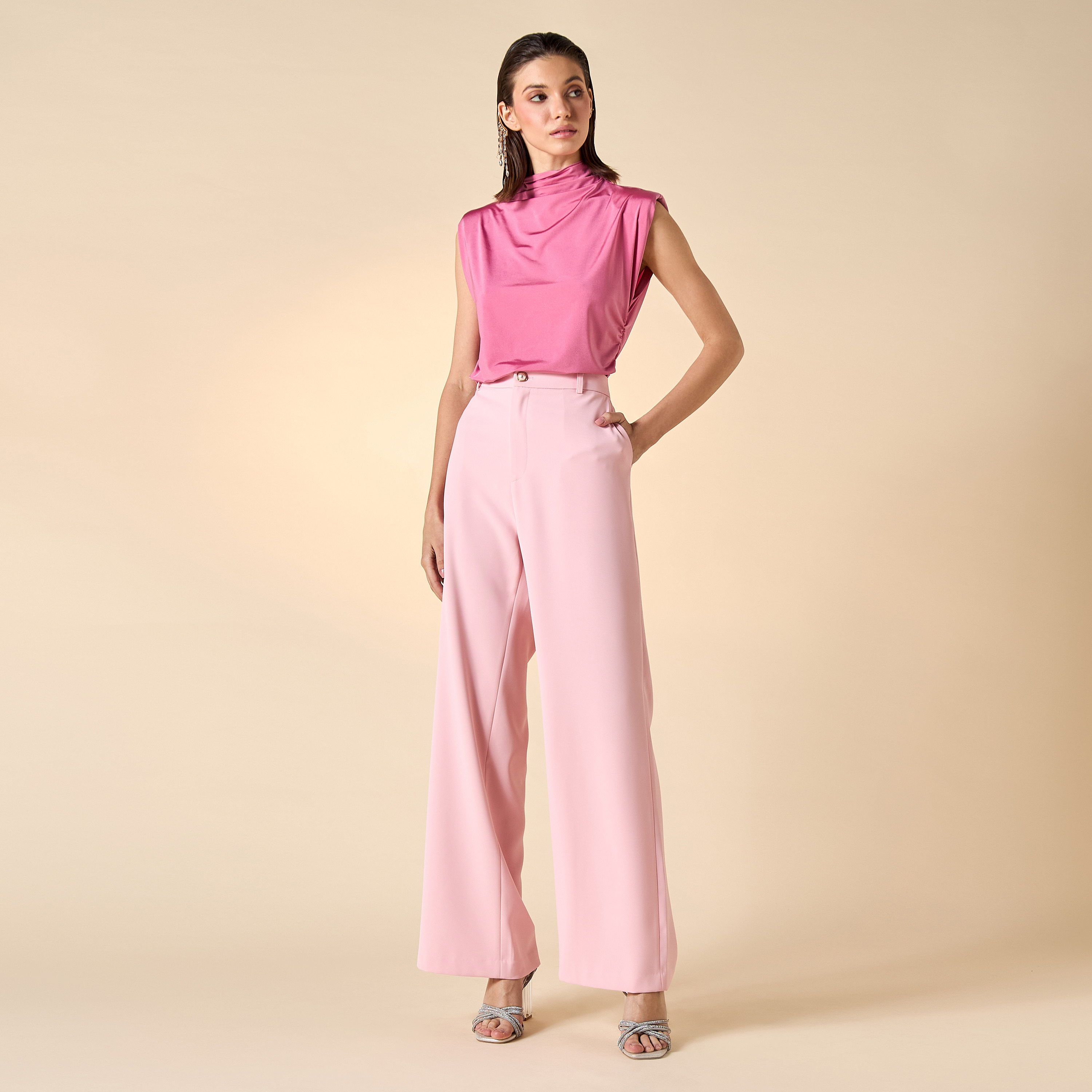 بلوزة دون أكمام بقصة مريحة وياقة عالية من آيكونيك-women-clothing-shirtsandblouses-blouses-image-12