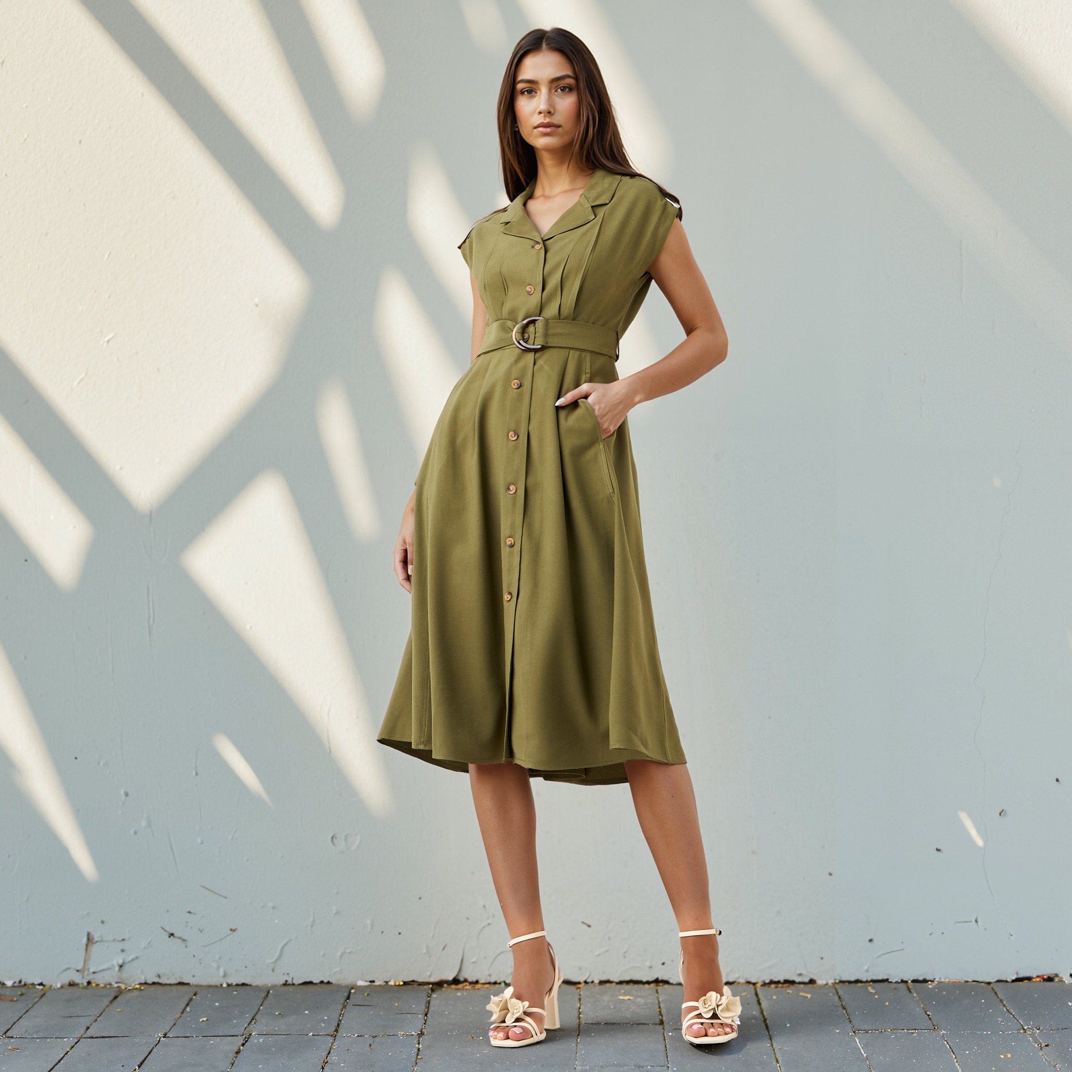 فستان قميص من مزيج الكتان متعدد الاستخدامات بحزام من آيكونيك-women-clothing-dresses-image-6
