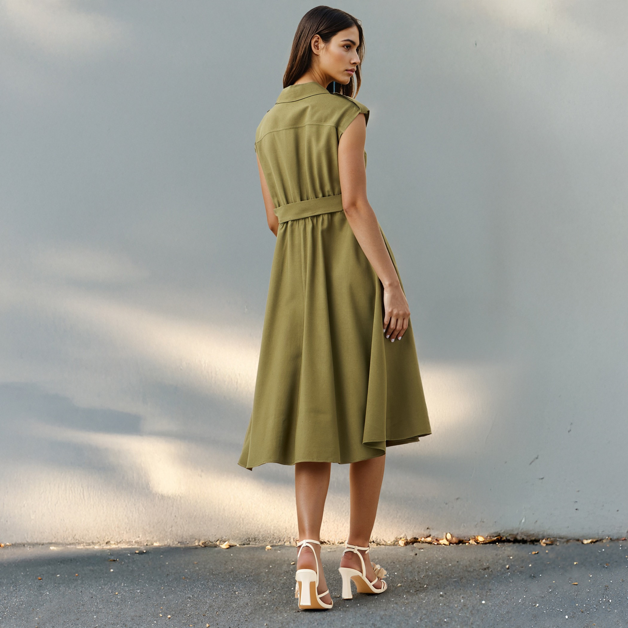 فستان قميص من مزيج الكتان متعدد الاستخدامات بحزام من آيكونيك-women-clothing-dresses-image-8