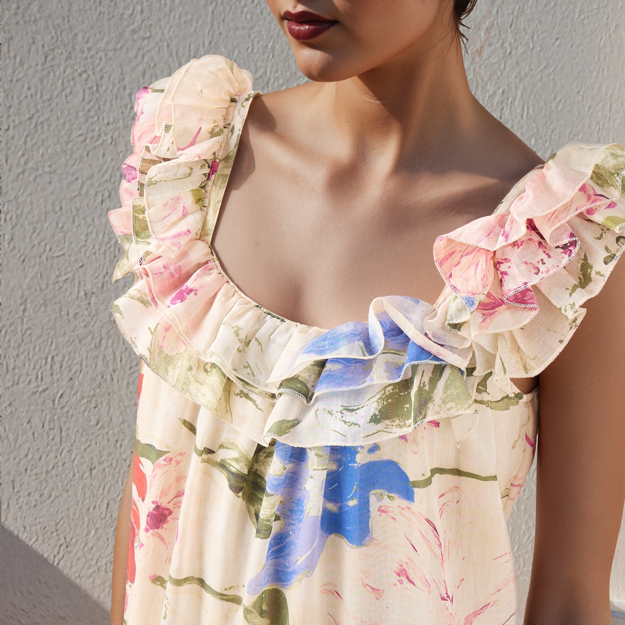 Iconic Floral Print Sleeveless Linen Blend Dress with Scoop Neck and Ruffle Detail-women-clothing-dresses-image-4