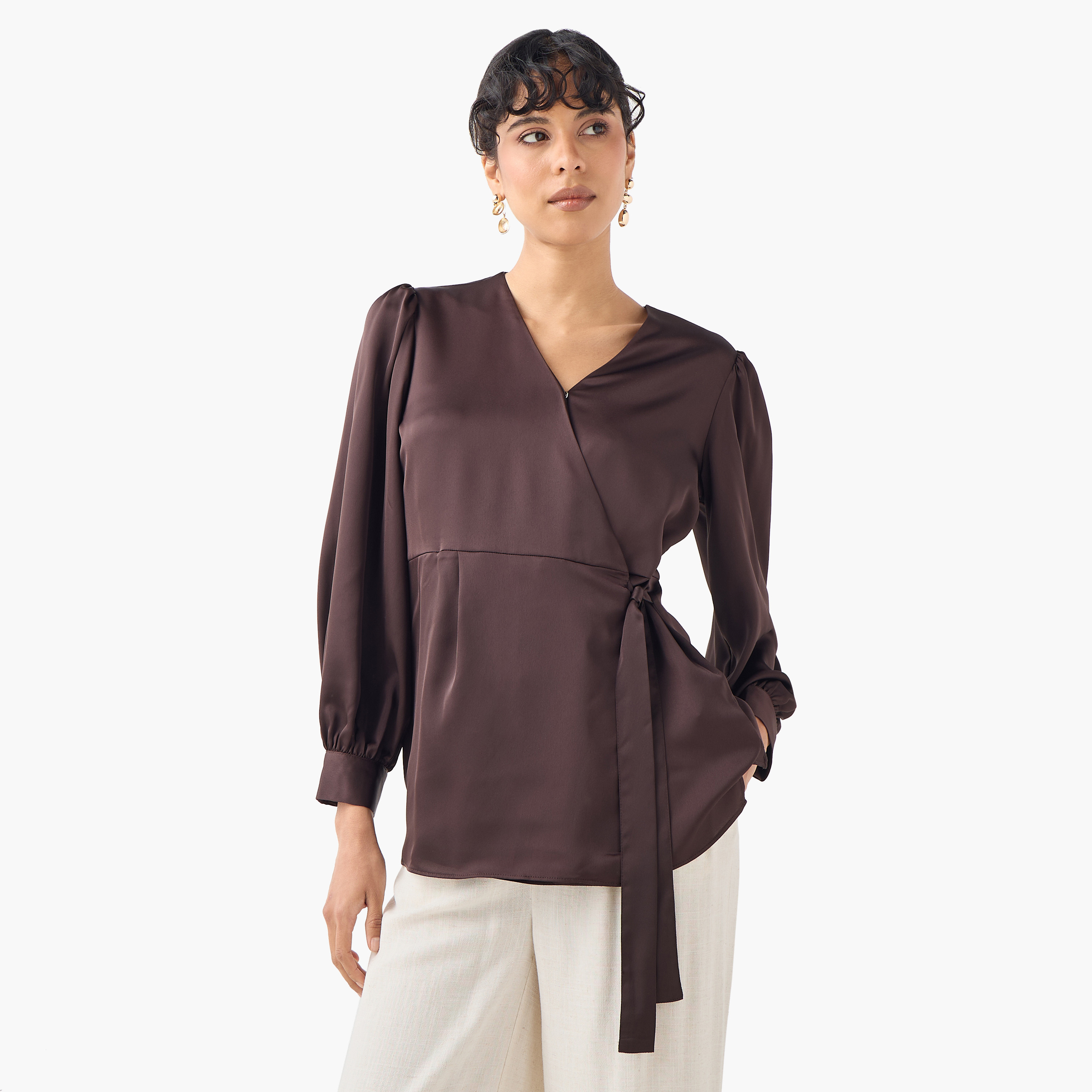 بلوزة ملفوفة بياقة حرف V وأكمام طويلة مع تفاصيل رباط من آيكونيك-women-clothing-shirtsandblouses-blouses-image-1