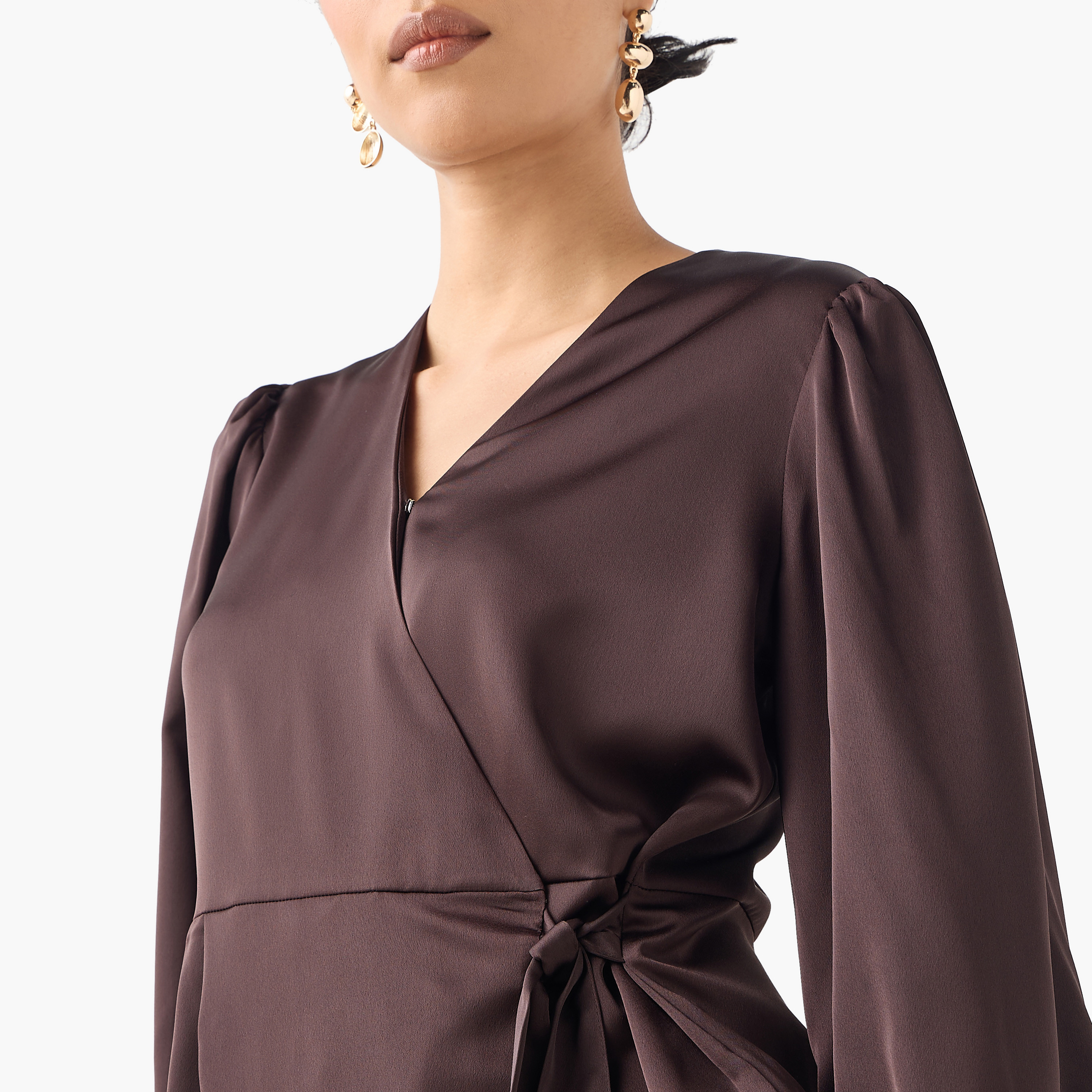 بلوزة ملفوفة بياقة حرف V وأكمام طويلة مع تفاصيل رباط من آيكونيك-women-clothing-shirtsandblouses-blouses-image-4