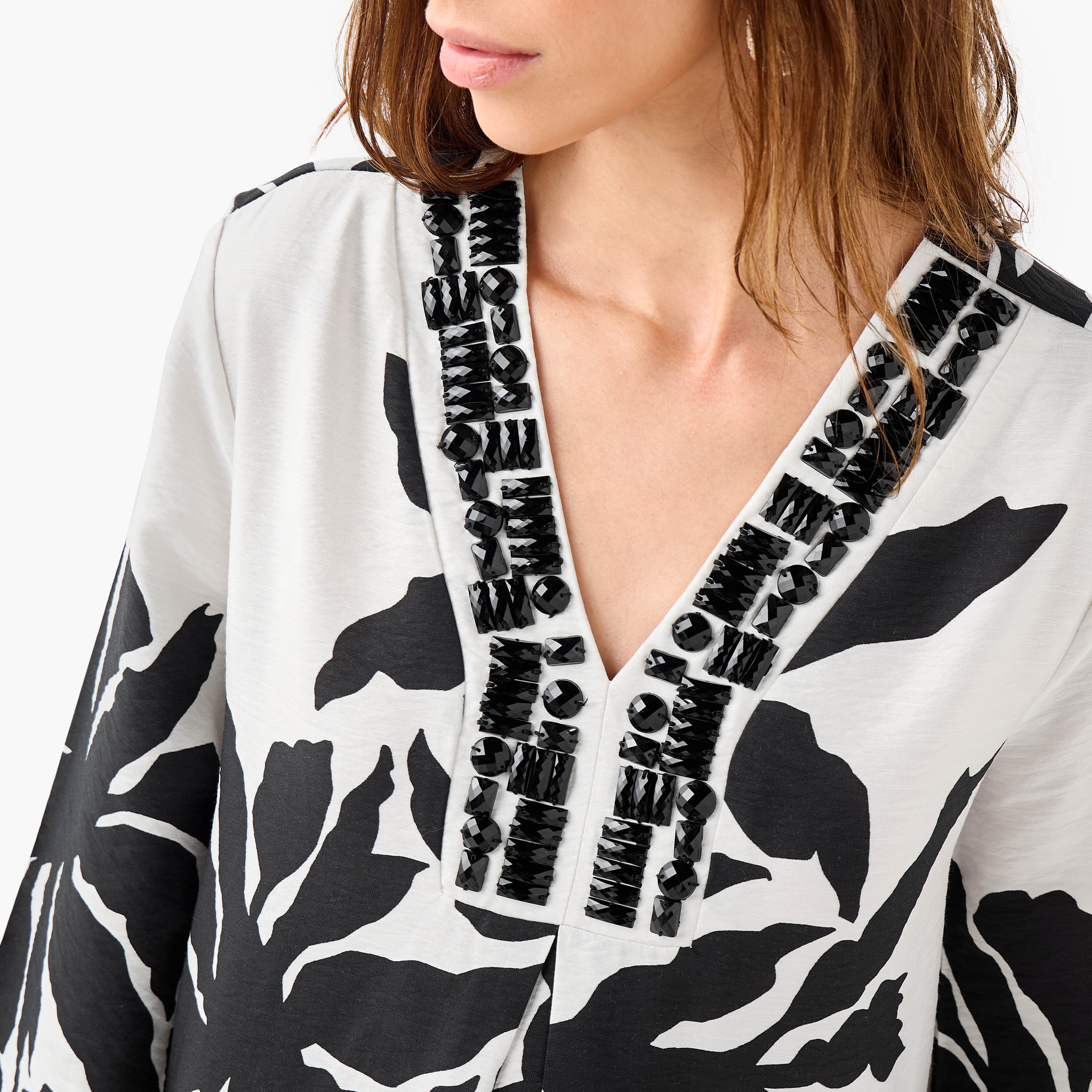 فستان مزين بياقة V مع فتحات وأكمام طويلة من آيكونيك-women-clothing-dresses-image-4