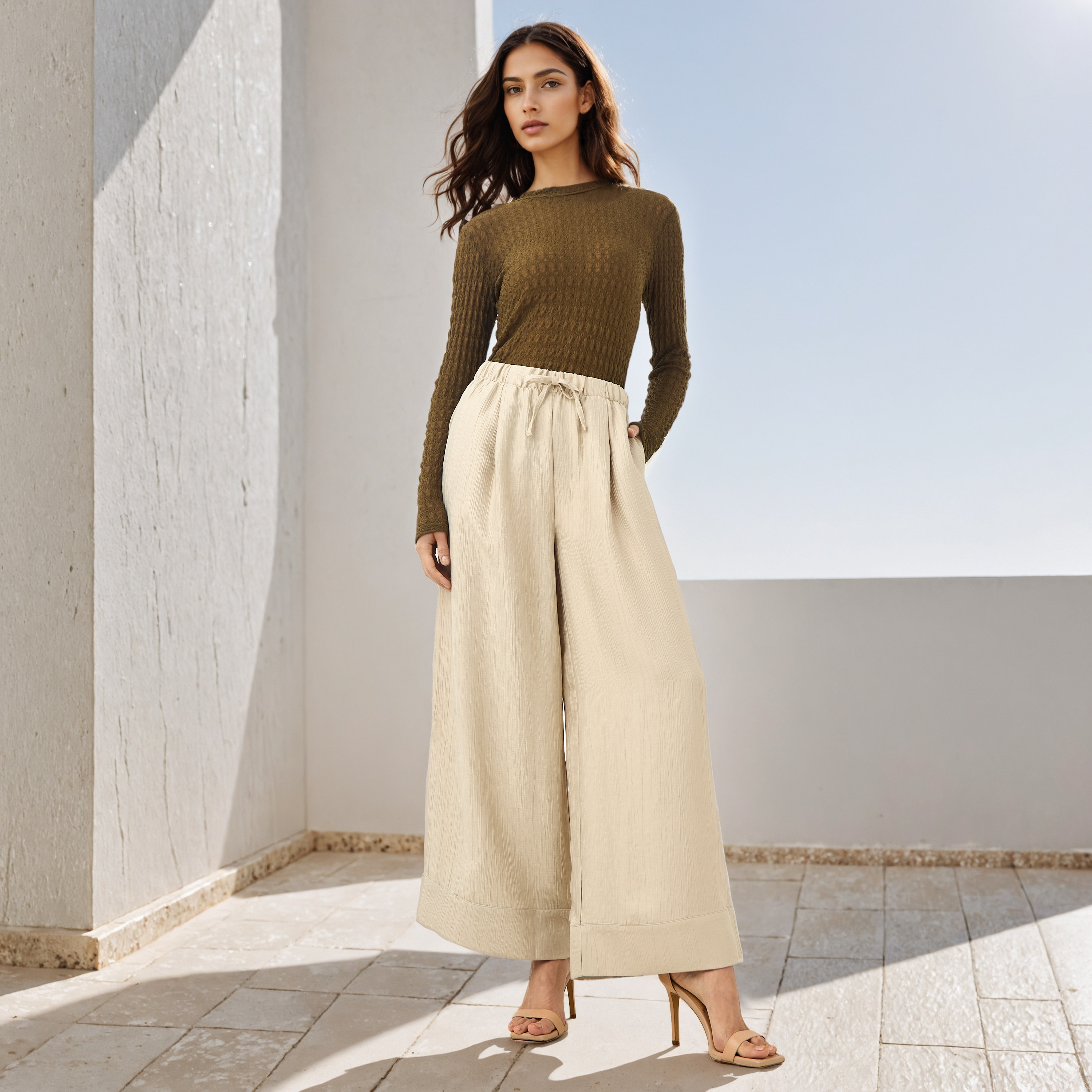 بلوزة بارزة الملمس بقصّة ضيقة وياقة عالية من آيكونيك-women-clothing-tshirts-image-2