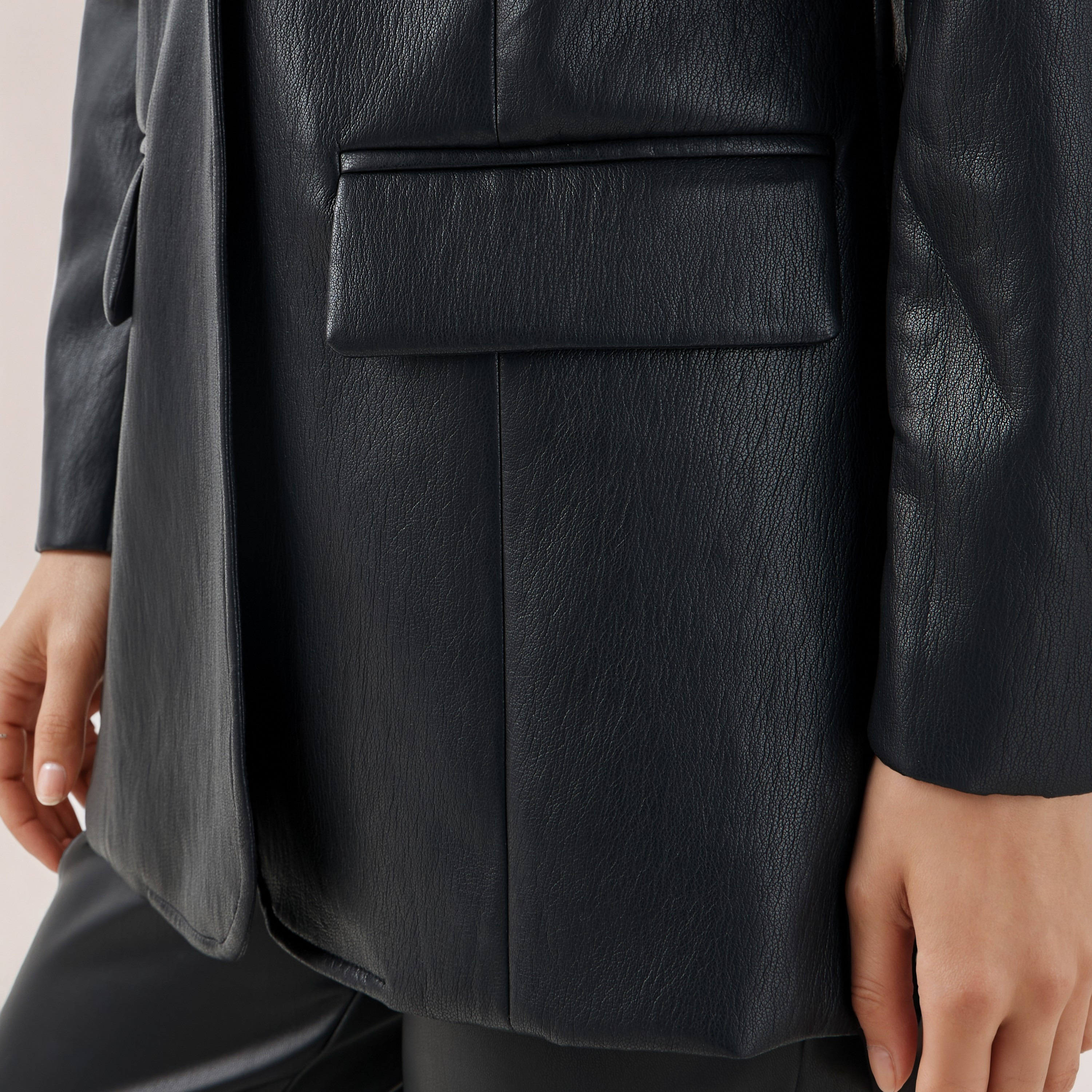 Iconic Jacket with Button Closure and Pockets-women-winterwear-coatsandjackets-jackets-image-6